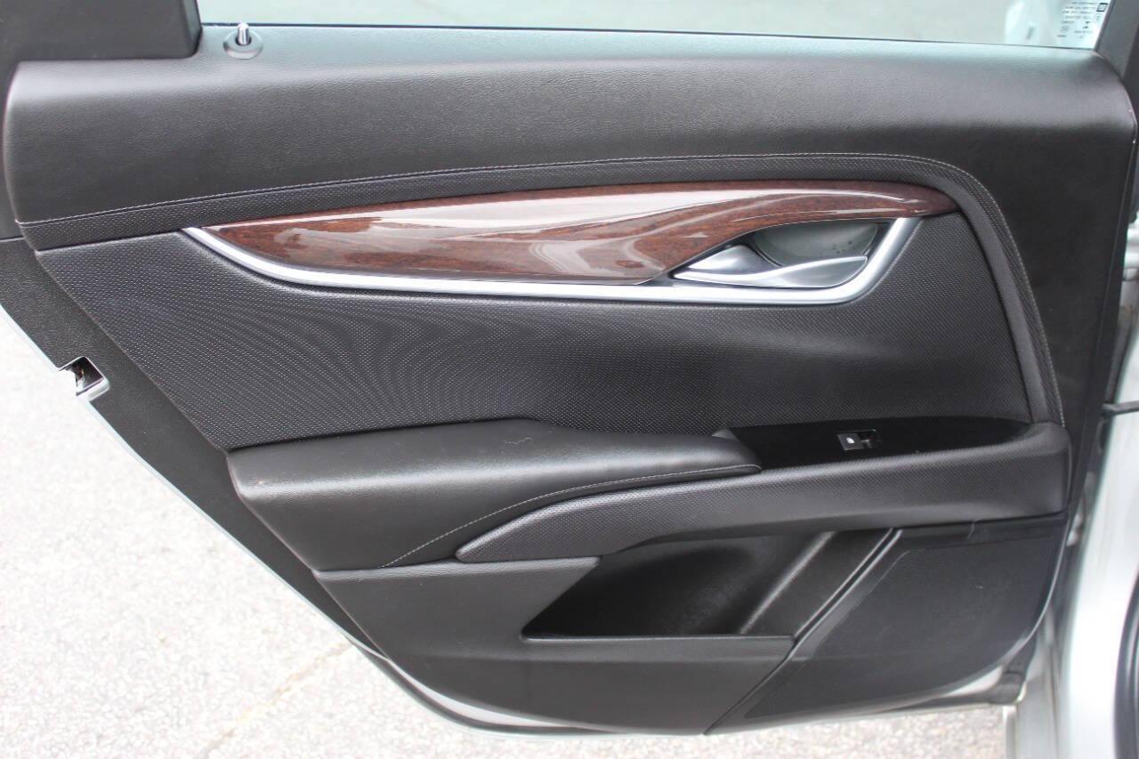 2017 Silver Cadillac XTS Luxury FWD (2G61M5S37H9) with an 3.6L V6 3.6L V6 engine, Automatic 6-Speed transmission, located at 4301 NW 39th , Oklahoma City, OK, 73112, (405) 949-5600, 35.512135, -97.598671 - NO DRIVERS LICENCE -NO FULL COVERAGE INSURANCE - NO CREDIT CHECK. COME ON OVER TO SUPERSPORTS, TAKE A LOOK AND TEST DRIVE. PLEASE GIVE US A CALL AT (405) 949-5600. NO LICENCIA DE CONDUCIR - NO SEGURO DE COBERTURA TOTAL - NO VERIFICACION DE CREDITO. VISITENOS EN SUPERSPORTS, MIRE NUESTRO - Photo#14