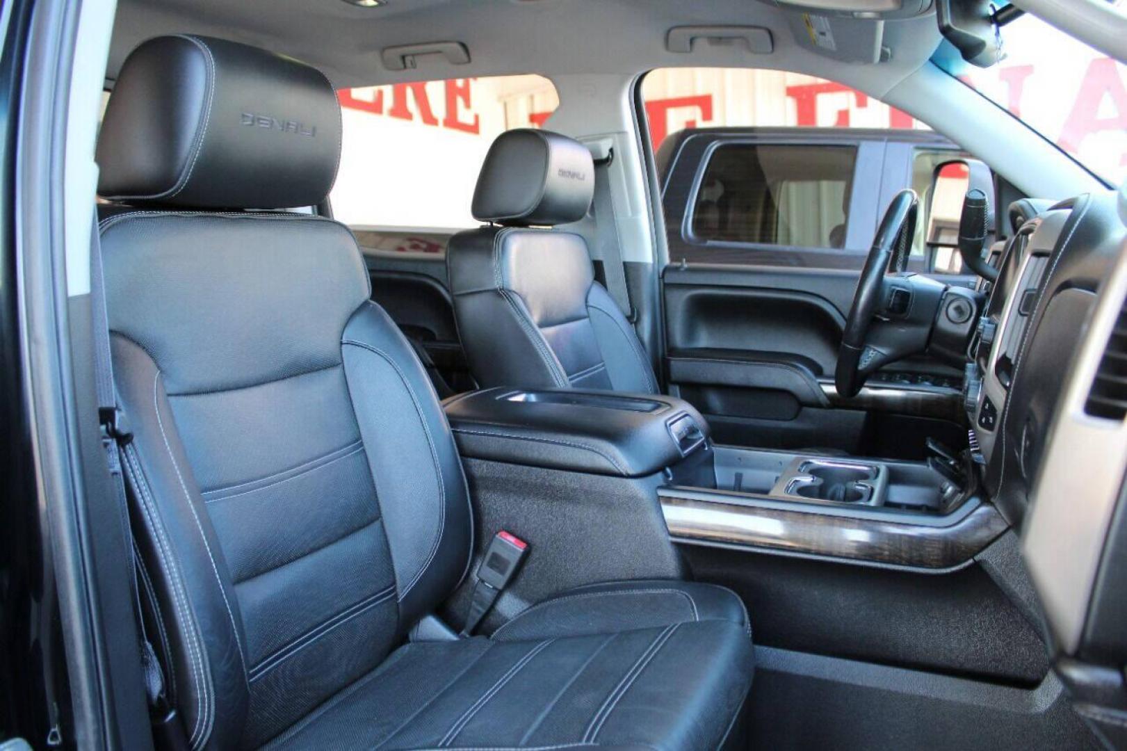 2014 Black GMC Sierra 1500 Denali Crew Cab 4WD (3GTU2WEJ6EG) with an 6.2L V8 OHV 16V engine, 6-Speed Automatic transmission, located at 4301 NW 39th , Oklahoma City, OK, 73112, (405) 949-5600, 35.512135, -97.598671 - NO DRIVERS LICENCE NO-FULL COVERAGE INSURANCE-NO CREDIT CHECK. COME ON OVER TO SUPERSPORTS AND TAKE A LOOK AND TEST DRIVE. PLEASE GIVE US A CALL AT (405) 949-5600. NO LICENSIA DE MANEJAR- NO SEGURO DE COBERTURA TOTAL- NO VERIFICACCION DE CREDITO. POR FAVOR VENGAN A SUPERSPORTS, ECHE UN - Photo#9