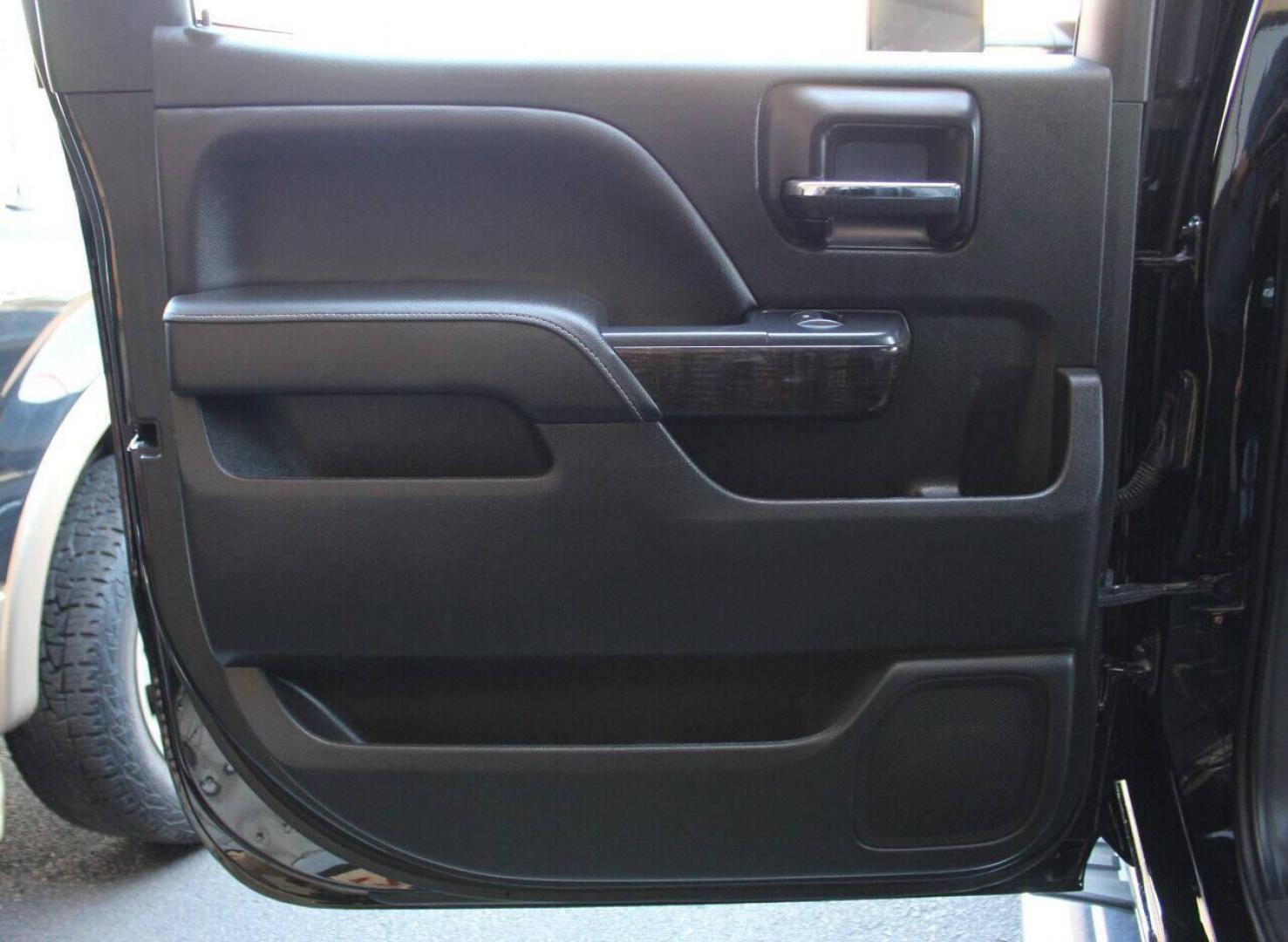 2014 Black GMC Sierra 1500 Denali Crew Cab 4WD (3GTU2WEJ6EG) with an 6.2L V8 OHV 16V engine, 6-Speed Automatic transmission, located at 4301 NW 39th , Oklahoma City, OK, 73112, (405) 949-5600, 35.512135, -97.598671 - NO DRIVERS LICENCE NO-FULL COVERAGE INSURANCE-NO CREDIT CHECK. COME ON OVER TO SUPERSPORTS AND TAKE A LOOK AND TEST DRIVE. PLEASE GIVE US A CALL AT (405) 949-5600. NO LICENSIA DE MANEJAR- NO SEGURO DE COBERTURA TOTAL- NO VERIFICACCION DE CREDITO. POR FAVOR VENGAN A SUPERSPORTS, ECHE UN - Photo#13