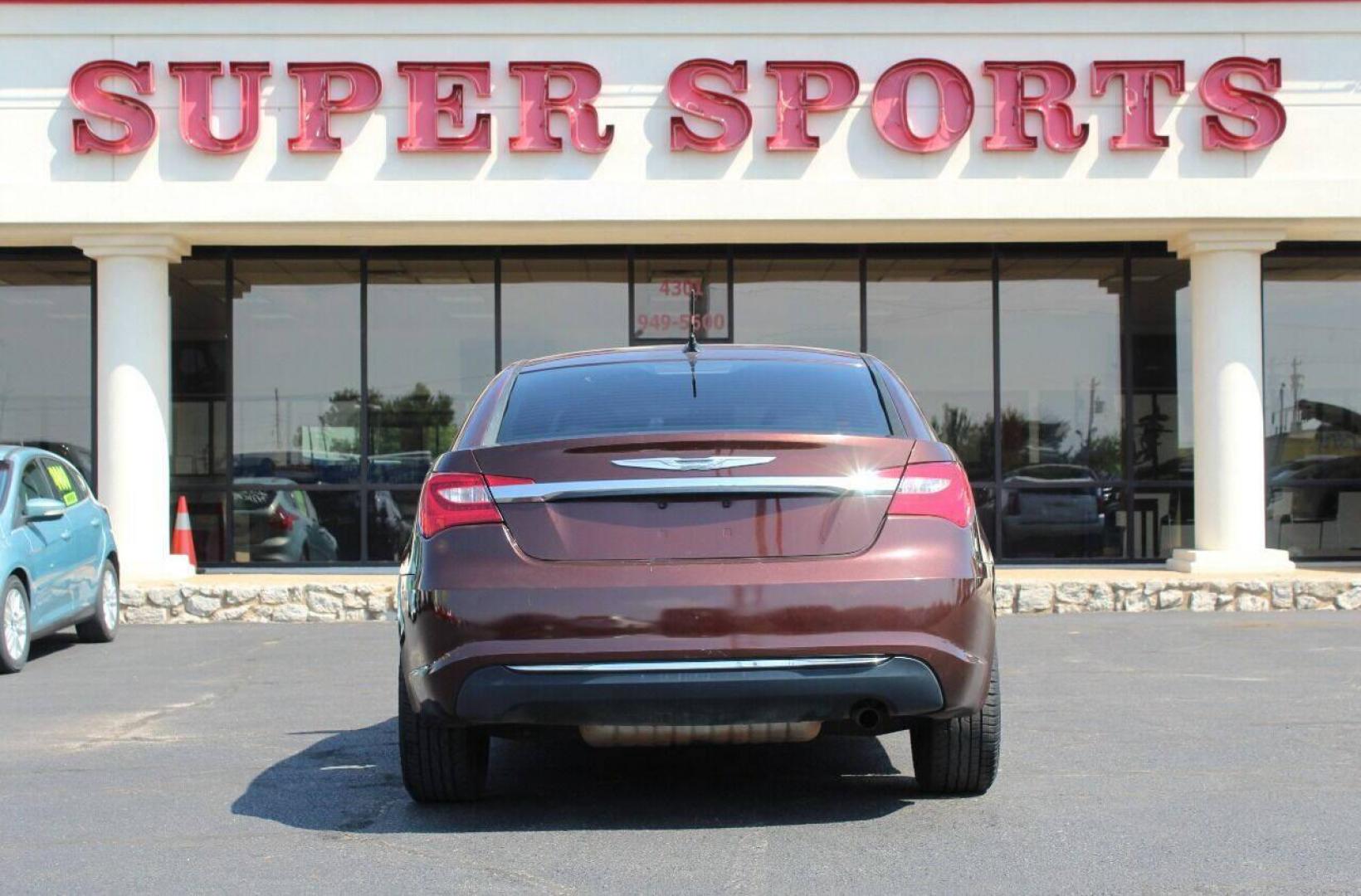 2013 Brown Chrysler 200 LX (1C3CCBAB2DN) with an 2.4L L4 DOHC 16V engine, 6-Speed Automatic transmission, located at 4301 NW 39th , Oklahoma City, OK, 73112, (405) 949-5600, 35.512135, -97.598671 - Photo#4
