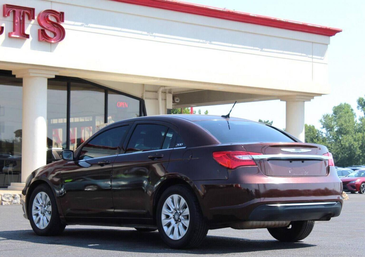 2013 Brown Chrysler 200 LX (1C3CCBAB2DN) with an 2.4L L4 DOHC 16V engine, 6-Speed Automatic transmission, located at 4301 NW 39th , Oklahoma City, OK, 73112, (405) 949-5600, 35.512135, -97.598671 - Photo#5