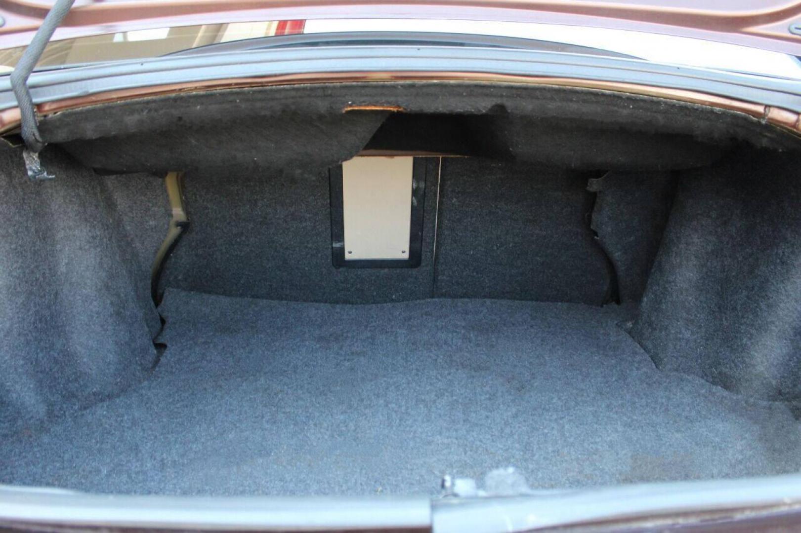 2013 Brown Chrysler 200 LX (1C3CCBAB2DN) with an 2.4L L4 DOHC 16V engine, 6-Speed Automatic transmission, located at 4301 NW 39th , Oklahoma City, OK, 73112, (405) 949-5600, 35.512135, -97.598671 - Photo#12