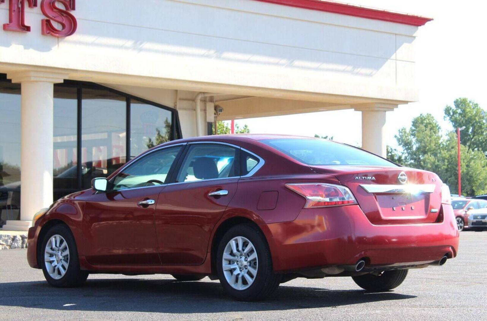 2013 Maroon Nissan Altima 2.5 S (1N4AL3AP8DN) with an 2.5L L4 DOHC 16V engine, CVT transmission, located at 4301 NW 39th , Oklahoma City, OK, 73112, (405) 949-5600, 35.512135, -97.598671 - NO DRIVERS LICENCE NO-FULL COVERAGE INSURANCE-NO CREDIT CHECK. COME ON OVER TO SUPERSPORTS AND TAKE A LOOK AND TEST DRIVE. PLEASE GIVE US A CALL AT (405) 949-5600. NO LICENSIA DE MANEJAR- NO SEGURO DE COBERTURA TOTAL- NO VERIFICACCION DE CREDITO. POR FAVOR VENGAN A SUPERSPORTS, ECHE UN - Photo#11