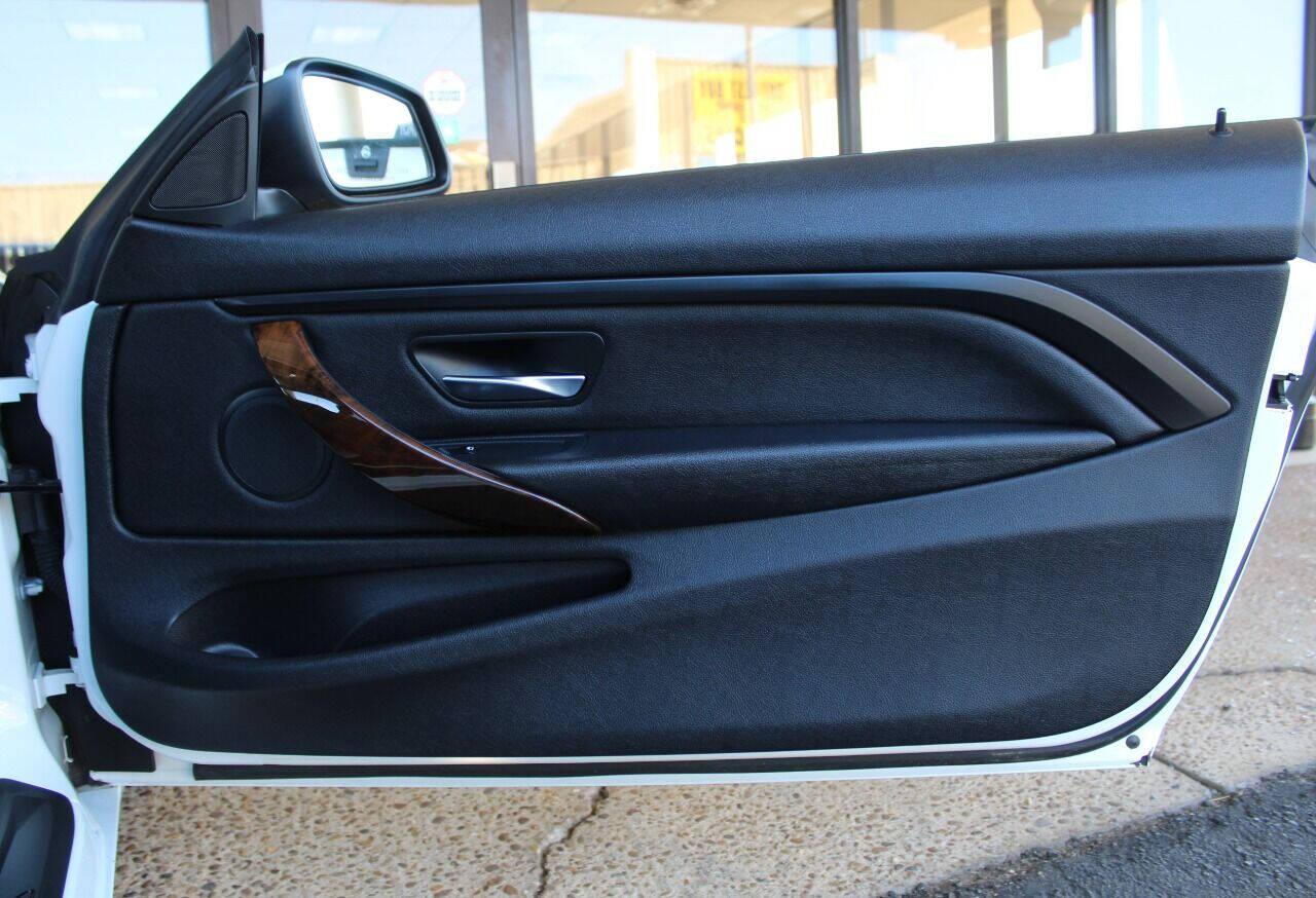 2014 White BMW 4 Series 428i coupe (WBA3N3C55EK) with an 2.0L I4 Turbocharger 2.0L I4 engine, Automatic 8-Speed transmission, located at 4301 NW 39th , Oklahoma City, OK, 73112, (405) 949-5600, 35.512135, -97.598671 - NO DRIVERS LICENCE NO-FULL COVERAGE INSURANCE-NO CREDIT CHECK. COME ON OVER TO SUPERSPORTS AND TAKE A LOOK AND TEST DRIVE PLEASE GIVE US A CALL AT (405) 949-5600. NO LICENSIA DE MANEJAR- NO SEGURO DE COBERTURA TOTAL- NO VERIFICACCION DE CREDITO. POR FAVOR VENGAN A SUPERSPORTS, ECHE UN VISTAZO Y - Photo#8