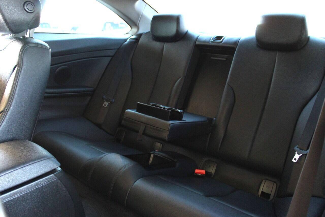 2014 White BMW 4 Series 428i coupe (WBA3N3C55EK) with an 2.0L I4 Turbocharger 2.0L I4 engine, Automatic 8-Speed transmission, located at 4301 NW 39th , Oklahoma City, OK, 73112, (405) 949-5600, 35.512135, -97.598671 - NO DRIVERS LICENCE NO-FULL COVERAGE INSURANCE-NO CREDIT CHECK. COME ON OVER TO SUPERSPORTS AND TAKE A LOOK AND TEST DRIVE PLEASE GIVE US A CALL AT (405) 949-5600. NO LICENSIA DE MANEJAR- NO SEGURO DE COBERTURA TOTAL- NO VERIFICACCION DE CREDITO. POR FAVOR VENGAN A SUPERSPORTS, ECHE UN VISTAZO Y - Photo#14