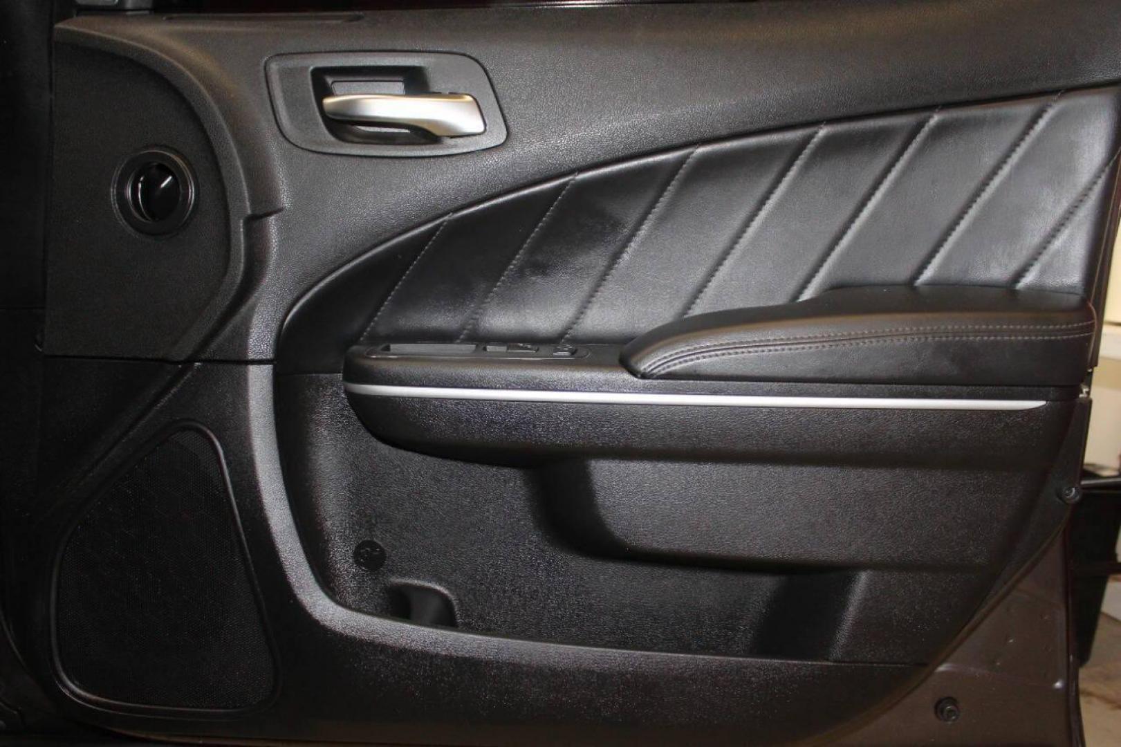 2015 Gray Dodge Charger R/T (2C3CDXCTXFH) with an 5.7L V8 OHV 16V engine, 8-Speed Automatic transmission, located at 4301 NW 39th , Oklahoma City, OK, 73112, (405) 949-5600, 35.512135, -97.598671 - NO DRIVERS LICENCE NO-FULL COVERAGE INSURANCE-NO CREDIT CHECK. COME ON OVER TO SUPERSPORTS AND TAKE A LOOK AND TEST DRIVE. PLEASE GIVE US A CALL AT (405) 949-5600. NO LICENSIA DE MANEJAR- NO SEGURO DE COBERTURA TOTAL- NO VERIFICACCION DE CREDITO. POR FAVOR VENGAN A SUPERSPORTS, ECHE UN - Photo#9
