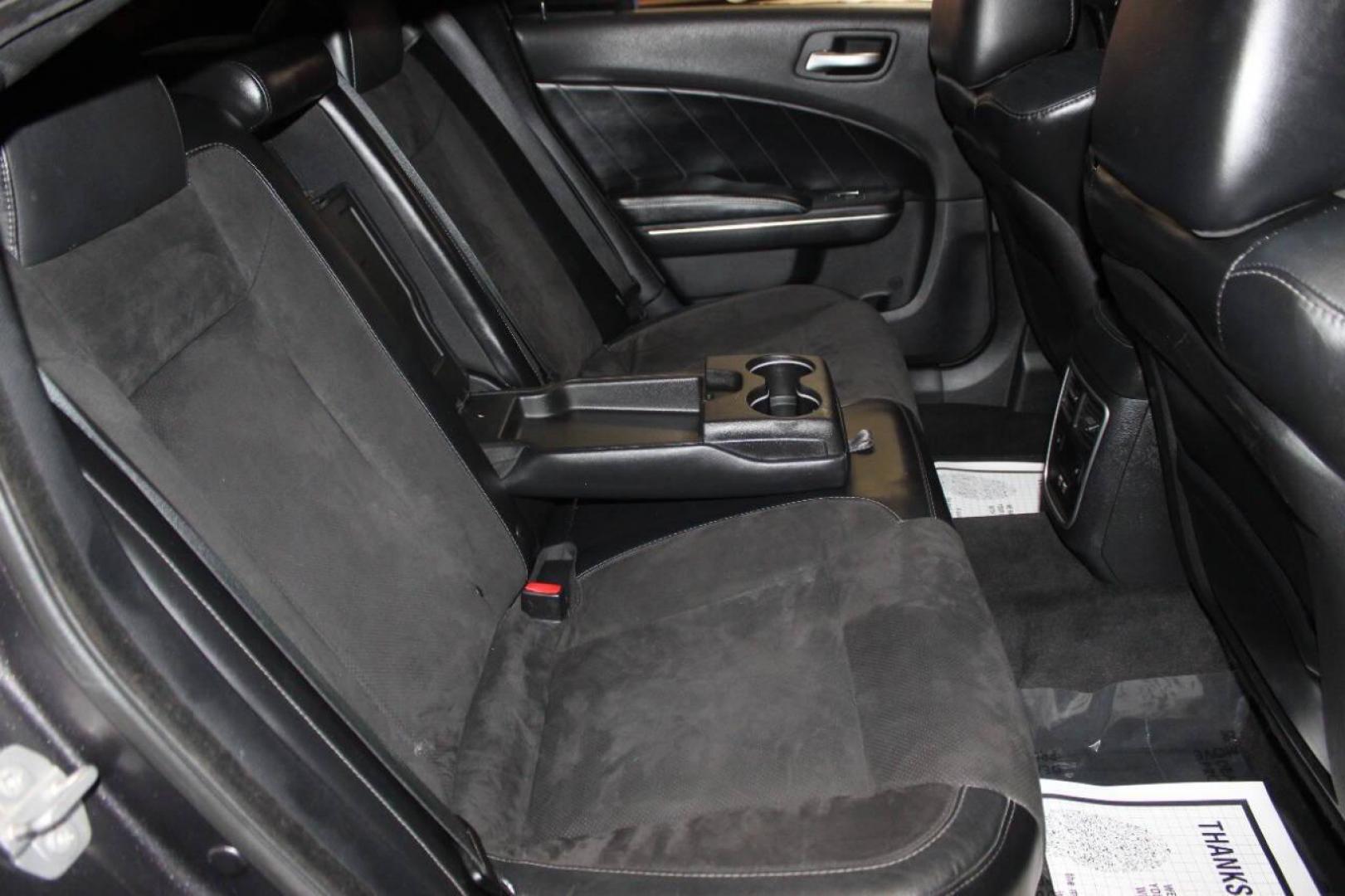 2015 Gray Dodge Charger R/T (2C3CDXCTXFH) with an 5.7L V8 OHV 16V engine, 8-Speed Automatic transmission, located at 4301 NW 39th , Oklahoma City, OK, 73112, (405) 949-5600, 35.512135, -97.598671 - NO DRIVERS LICENCE NO-FULL COVERAGE INSURANCE-NO CREDIT CHECK. COME ON OVER TO SUPERSPORTS AND TAKE A LOOK AND TEST DRIVE. PLEASE GIVE US A CALL AT (405) 949-5600. NO LICENSIA DE MANEJAR- NO SEGURO DE COBERTURA TOTAL- NO VERIFICACCION DE CREDITO. POR FAVOR VENGAN A SUPERSPORTS, ECHE UN - Photo#10