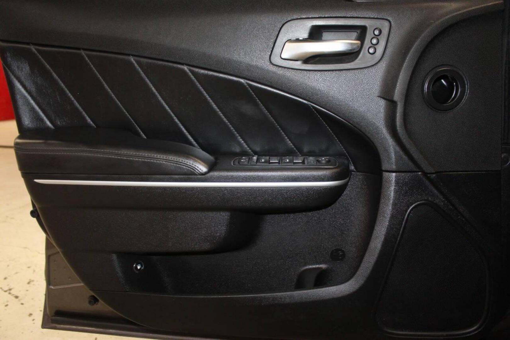 2015 Gray Dodge Charger R/T (2C3CDXCTXFH) with an 5.7L V8 OHV 16V engine, 8-Speed Automatic transmission, located at 4301 NW 39th , Oklahoma City, OK, 73112, (405) 949-5600, 35.512135, -97.598671 - NO DRIVERS LICENCE NO-FULL COVERAGE INSURANCE-NO CREDIT CHECK. COME ON OVER TO SUPERSPORTS AND TAKE A LOOK AND TEST DRIVE. PLEASE GIVE US A CALL AT (405) 949-5600. NO LICENSIA DE MANEJAR- NO SEGURO DE COBERTURA TOTAL- NO VERIFICACCION DE CREDITO. POR FAVOR VENGAN A SUPERSPORTS, ECHE UN - Photo#15