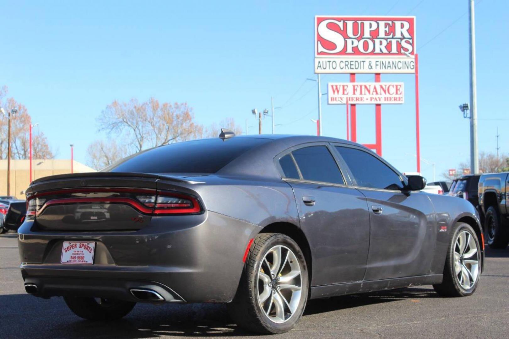 2015 Gray Dodge Charger R/T (2C3CDXCTXFH) with an 5.7L V8 OHV 16V engine, 8-Speed Automatic transmission, located at 4301 NW 39th , Oklahoma City, OK, 73112, (405) 949-5600, 35.512135, -97.598671 - NO DRIVERS LICENCE NO-FULL COVERAGE INSURANCE-NO CREDIT CHECK. COME ON OVER TO SUPERSPORTS AND TAKE A LOOK AND TEST DRIVE. PLEASE GIVE US A CALL AT (405) 949-5600. NO LICENSIA DE MANEJAR- NO SEGURO DE COBERTURA TOTAL- NO VERIFICACCION DE CREDITO. POR FAVOR VENGAN A SUPERSPORTS, ECHE UN - Photo#3