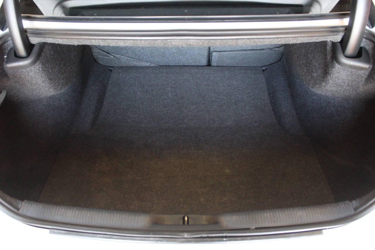 2019 White Dodge Charger SXT (2C3CDXBG8KH) with an 3.6L V6 DOHC 24V engine, 8A transmission, located at 4301 NW 39th , Oklahoma City, OK, 73112, (405) 949-5600, 35.512135, -97.598671 - NO DRIVERS LICENCE -NO FULL COVERAGE INSURANCE - NO CREDIT CHECK. COME ON OVER TO SUPERSPORTS, TAKE A LOOK AND TEST DRIVE. PLEASE GIVE US A CALL AT (405) 949-5600. NO LICENCIA DE CONDUCIR - NO SEGURO DE COBERTURA TOTAL - NO VERIFICACION DE CREDITO. VISITENOS EN SUPERSPORTS, MIRE NUESTRO - Photo#11