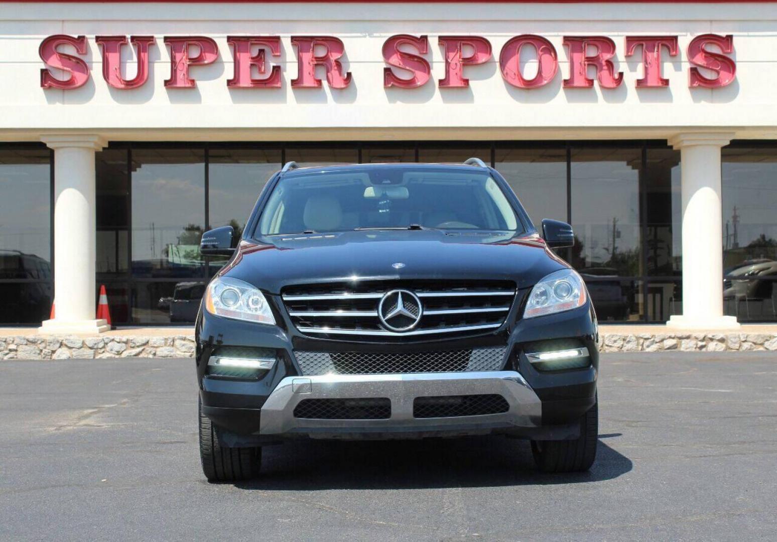2015 Black Mercedes-Benz M-Class ML350 (4JGDA5JB0FA) with an 3.5L V6 DOHC 24V engine, 7-Speed Automatic transmission, located at 4301 NW 39th , Oklahoma City, OK, 73112, (405) 949-5600, 35.512135, -97.598671 - Photo#2