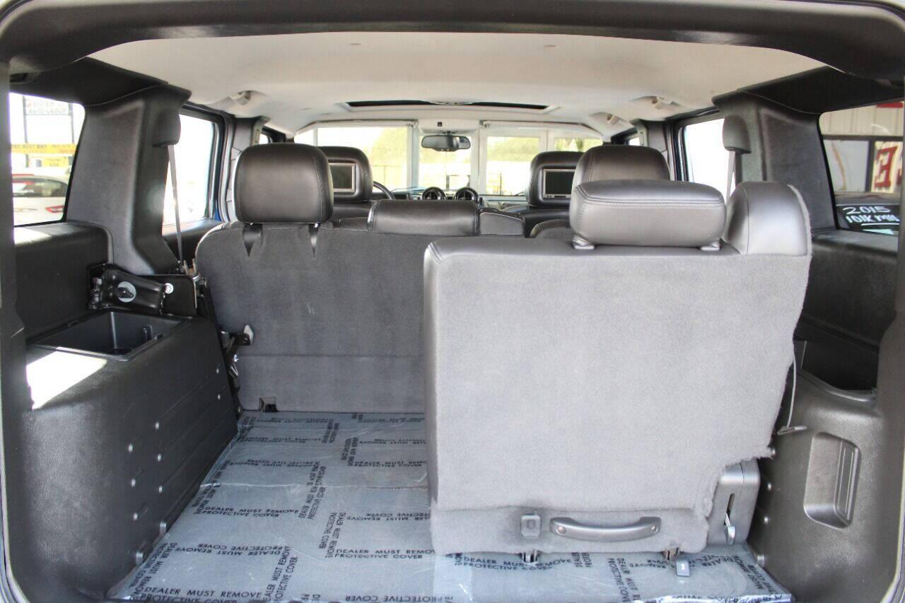 2006 Blue HUMMER H2 SUV (5GRGN23U16H) with an 6.0L V8 6.0L V8 engine, Automatic 4-Speed transmission, located at 4301 NW 39th , Oklahoma City, OK, 73112, (405) 949-5600, 35.512135, -97.598671 - NO DRIVERS LICENCE NO-FULL COVERAGE INSURANCE-NO CREDIT CHECK. COME ON OVER TO SUPERSPORTS AND TAKE A LOOK AND TEST DRIVE PLEASE GIVE US A CALL AT (405) 949-5600. NO LICENSIA DE MANEJAR- NO SEGURO DE COBERTURA TOTAL- NO VERIFICACCION DE CREDITO. POR FAVOR VENGAN A SUPERSPORTS, ECHE UN VIS - Photo#13