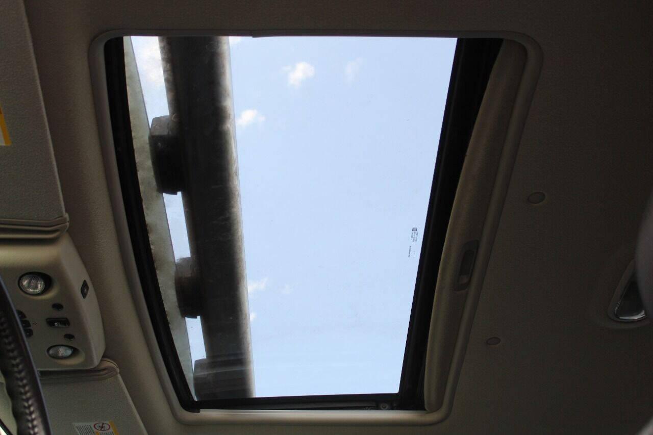 2006 Blue HUMMER H2 SUV (5GRGN23U16H) with an 6.0L V8 6.0L V8 engine, Automatic 4-Speed transmission, located at 4301 NW 39th , Oklahoma City, OK, 73112, (405) 949-5600, 35.512135, -97.598671 - NO DRIVERS LICENCE NO-FULL COVERAGE INSURANCE-NO CREDIT CHECK. COME ON OVER TO SUPERSPORTS AND TAKE A LOOK AND TEST DRIVE PLEASE GIVE US A CALL AT (405) 949-5600. NO LICENSIA DE MANEJAR- NO SEGURO DE COBERTURA TOTAL- NO VERIFICACCION DE CREDITO. POR FAVOR VENGAN A SUPERSPORTS, ECHE UN VIS - Photo#19