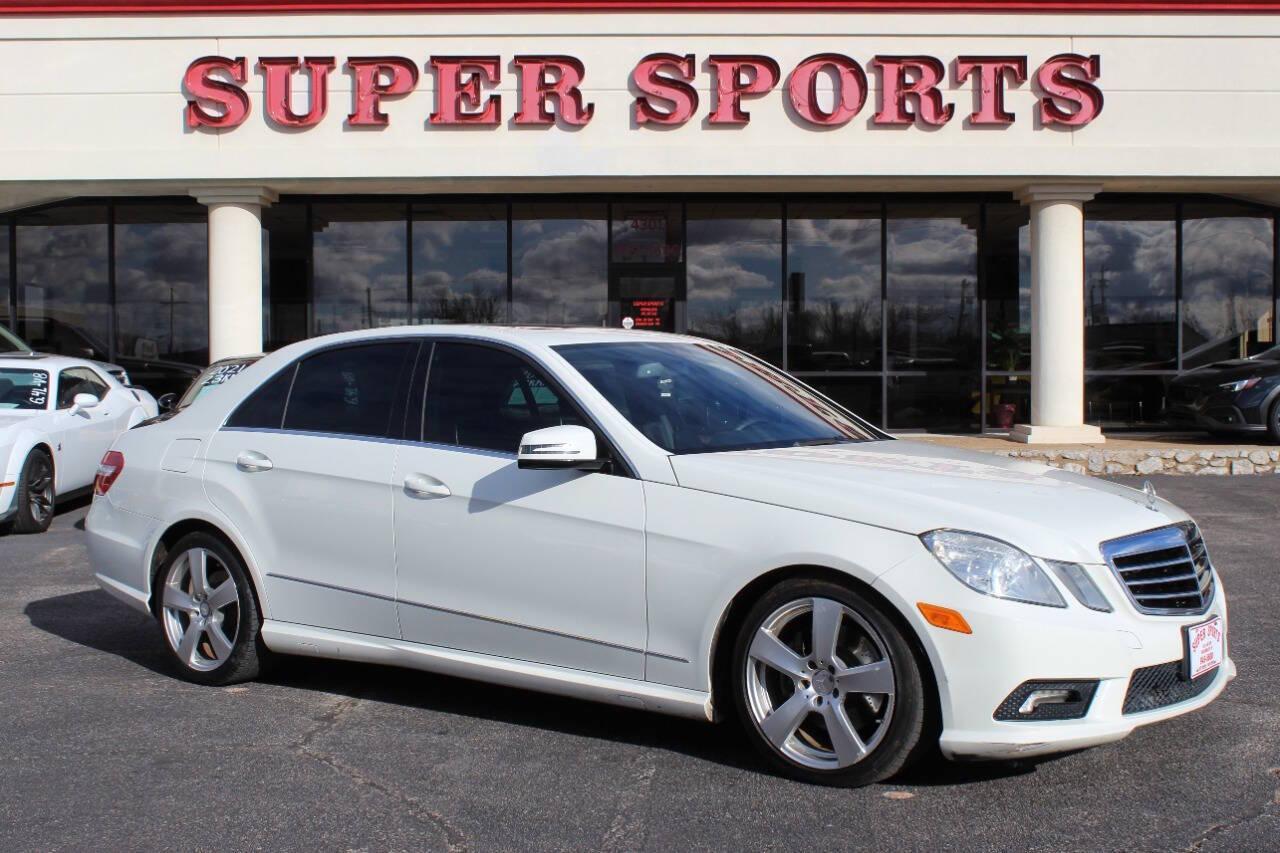 2011 White Mercedes-Benz E-Class E350 Sedan (WDDHF5GB7BA) with an 3.5L V6 DOHC 24V engine, 7-Speed Automatic transmission, located at 4301 NW 39th , Oklahoma City, OK, 73112, (405) 949-5600, 35.512135, -97.598671 - NO DRIVERS LICENSE - NO FULL COVERAGE INSURANCE - NO CREDIT CHECK. COME ON OVER TO SUPERSPORTS AND TAKE A LOOK AND TEST DRIVE PLEASE GIVE US A CALL AT (405) 949-5600. NO LICENCIA DE MANEJAR- NO SEGURO DE COBERTURA TOTAL- NO VERIFICACION DE CREDITO. POR FAVOR VENGAN A SUPERSPORTS, ECHE U - Photo#0