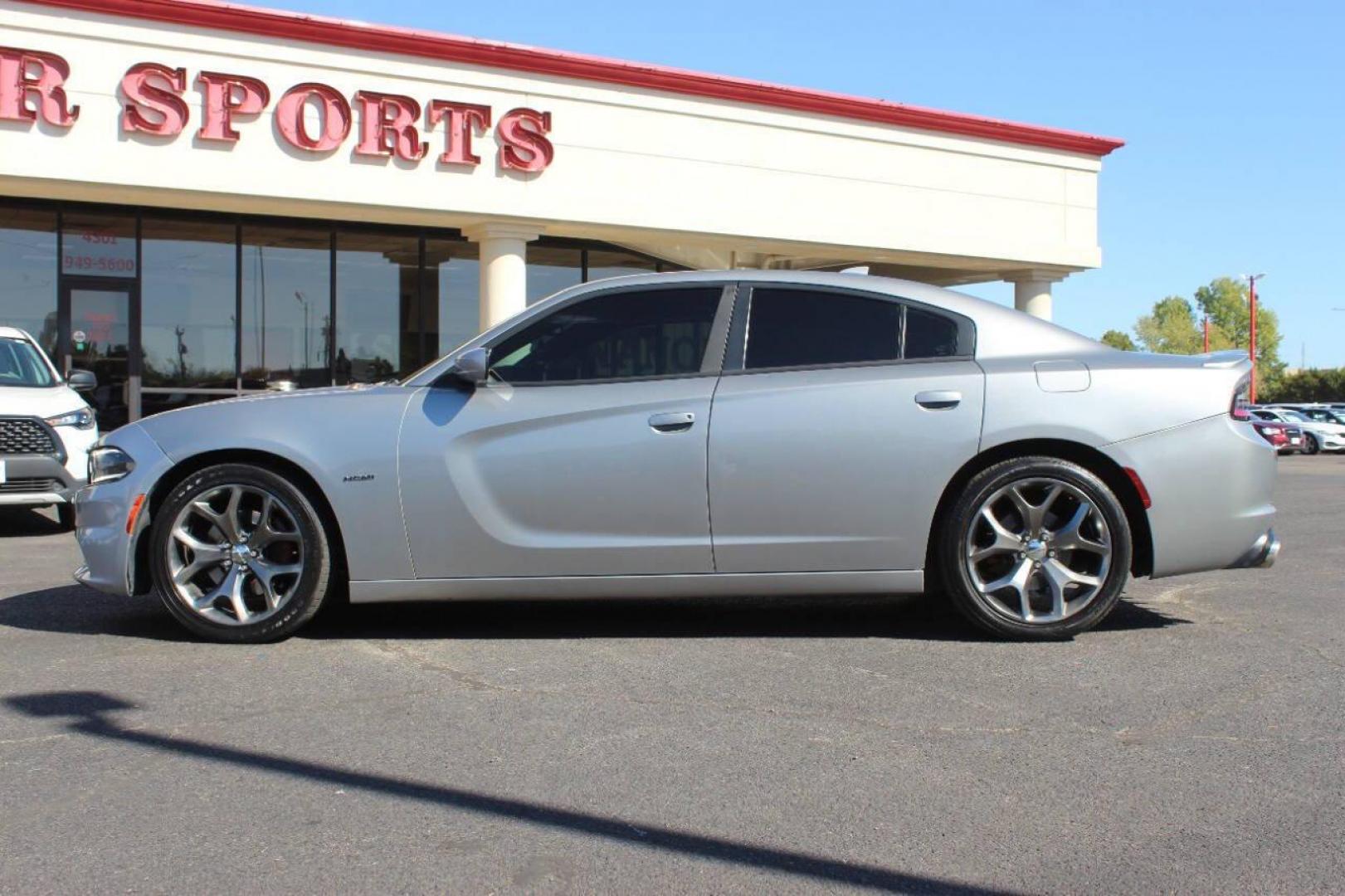 2015 Silver Dodge Charger R/T (2C3CDXCT7FH) with an 5.7L V8 OHV 16V engine, 8-Speed Automatic transmission, located at 4301 NW 39th , Oklahoma City, OK, 73112, (405) 949-5600, 35.512135, -97.598671 - NO DRIVERS LICENCE NO-FULL COVERAGE INSURANCE-NO CREDIT CHECK. COME ON OVER TO SUPERSPORTS AND TAKE A LOOK AND TEST DRIVE. PLEASE GIVE US A CALL AT (405) 949-5600. NO LICENSIA DE MANEJAR- NO SEGURO DE COBERTURA TOTAL- NO VERIFICACCION DE CREDITO. POR FAVOR VENGAN A SUPERSPORTS, ECHE UN - Photo#5