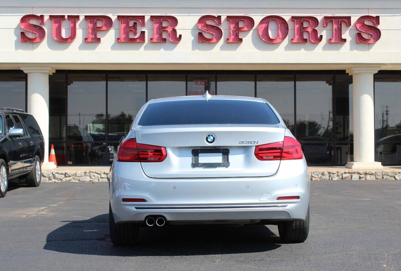 2017 Silver BMW 3-Series 330i SULEV Sedan (WBA8B9G56HN) with an 3.0L L6 DOHC 24V engine, 8A transmission, located at 4301 NW 39th , Oklahoma City, OK, 73112, (405) 949-5600, 35.512135, -97.598671 - NO DRIVERS LICENCE -NO FULL COVERAGE INSURANCE - NO CREDIT CHECK. COME ON OVER TO SUPERSPORTS, TAKE A LOOK AND TEST DRIVE. PLEASE GIVE US A CALL AT (405) 949-5600. NO LICENCIA DE CONDUCIR - NO SEGURO DE COBERTURA TOTAL - NO VERIFICACION DE CREDITO. VISITENOS EN SUPERSPORTS, MIRE NUESTRO - Photo#3