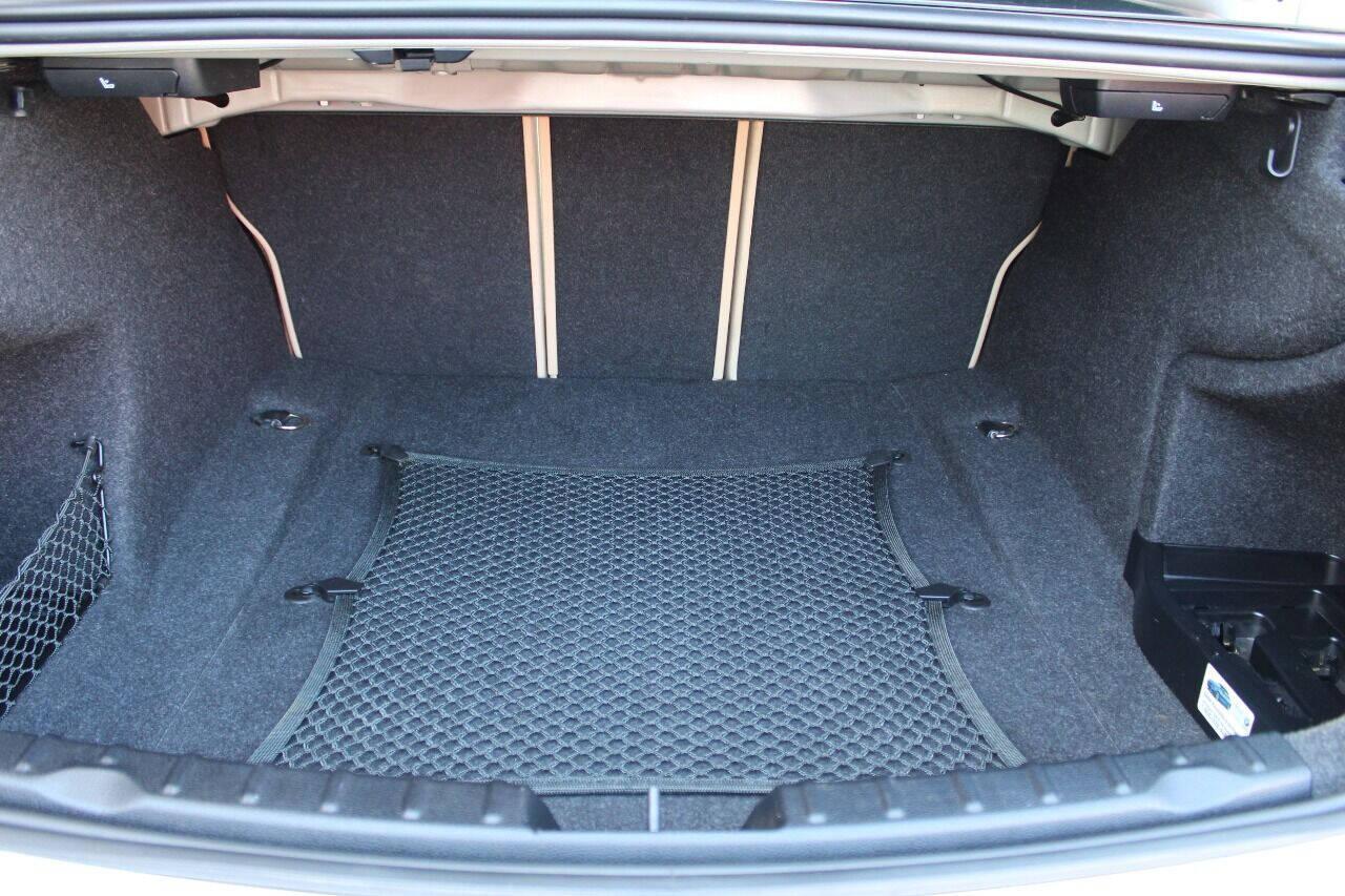 2017 Silver BMW 3-Series 330i SULEV Sedan (WBA8B9G56HN) with an 3.0L L6 DOHC 24V engine, 8A transmission, located at 4301 NW 39th , Oklahoma City, OK, 73112, (405) 949-5600, 35.512135, -97.598671 - NO DRIVERS LICENCE -NO FULL COVERAGE INSURANCE - NO CREDIT CHECK. COME ON OVER TO SUPERSPORTS, TAKE A LOOK AND TEST DRIVE. PLEASE GIVE US A CALL AT (405) 949-5600. NO LICENCIA DE CONDUCIR - NO SEGURO DE COBERTURA TOTAL - NO VERIFICACION DE CREDITO. VISITENOS EN SUPERSPORTS, MIRE NUESTRO - Photo#11