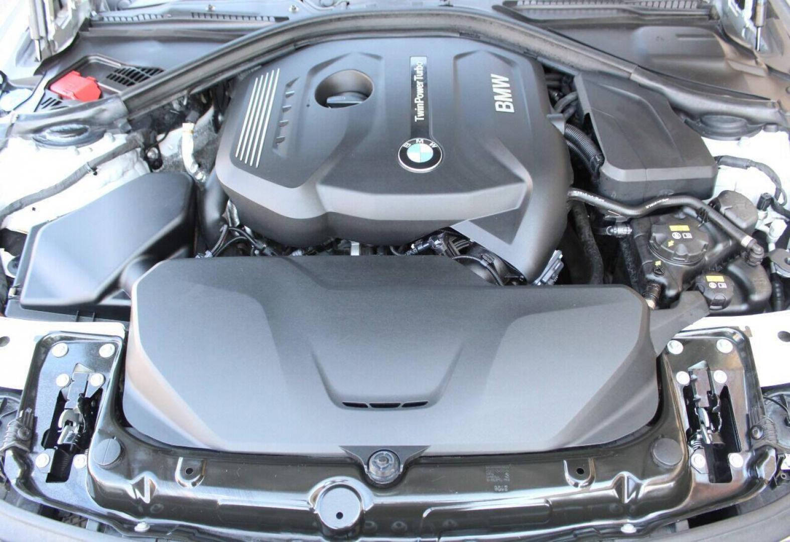 2017 Silver BMW 3-Series 330i SULEV Sedan (WBA8B9G56HN) with an 3.0L L6 DOHC 24V engine, 8A transmission, located at 4301 NW 39th , Oklahoma City, OK, 73112, (405) 949-5600, 35.512135, -97.598671 - NO DRIVERS LICENSE - NO FULL COVERAGE INSURANCE - NO CREDIT CHECK. COME ON OVER TO SUPERSPORTS AND TAKE A LOOK AND TEST DRIVE. PLEASE GIVE US A CALL AT (405) 949-5600. NO LICENCIA DE MANEJAR - NO SEGURO DE COBERTURA TOTAL - NO VERIFICACION DE CREDITO. POR FAVOR VENGAN A SUPERSPORTS, ECHE - Photo#8