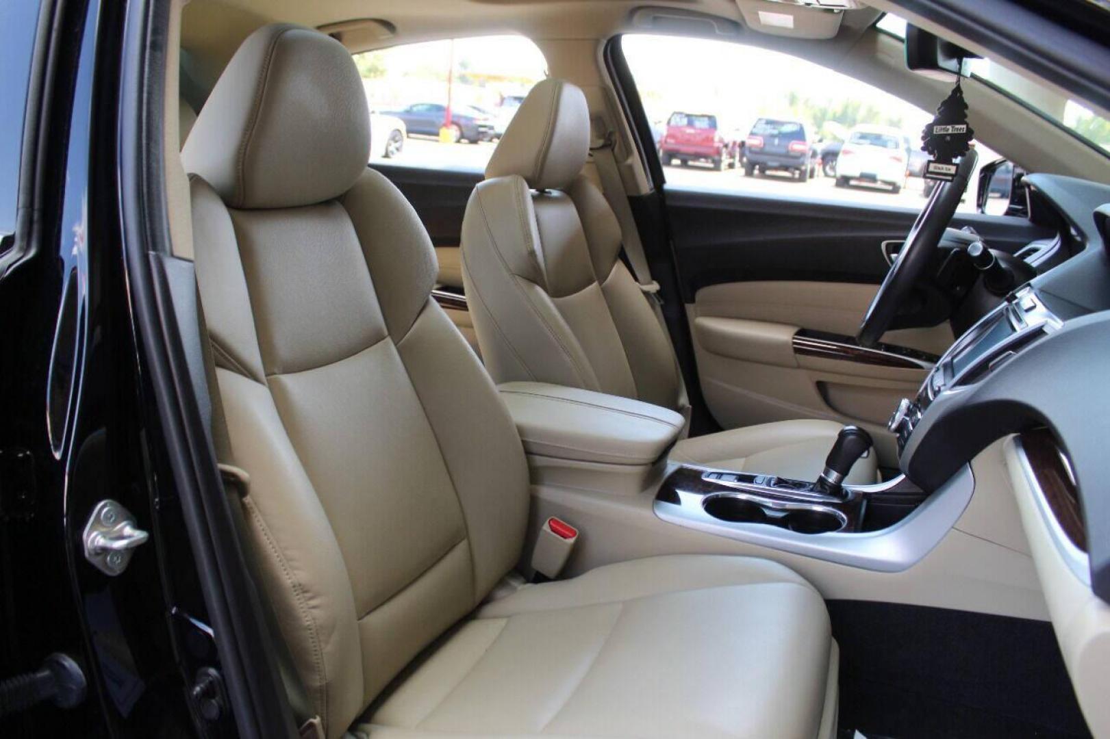 2018 Black Acura TLX Base 2.4L (19UUB1F31JA) with an 2.4L L4 DOHC 16V engine, 8A transmission, located at 4301 NW 39th , Oklahoma City, OK, 73112, (405) 949-5600, 35.512135, -97.598671 - NO DRIVERS LICENCE -NO FULL COVERAGE INSURANCE - NO CREDIT CHECK. COME ON OVER TO SUPERSPORTS, TAKE A LOOK AND TEST DRIVE. PLEASE GIVE US A CALL AT (405) 949-5600. NO LICENCIA DE CONDUCIR - NO SEGURO DE COBERTURA TOTAL - NO VERIFICACION DE CREDITO. VISITENOS EN SUPERSPORTS, MIRE - Photo#9