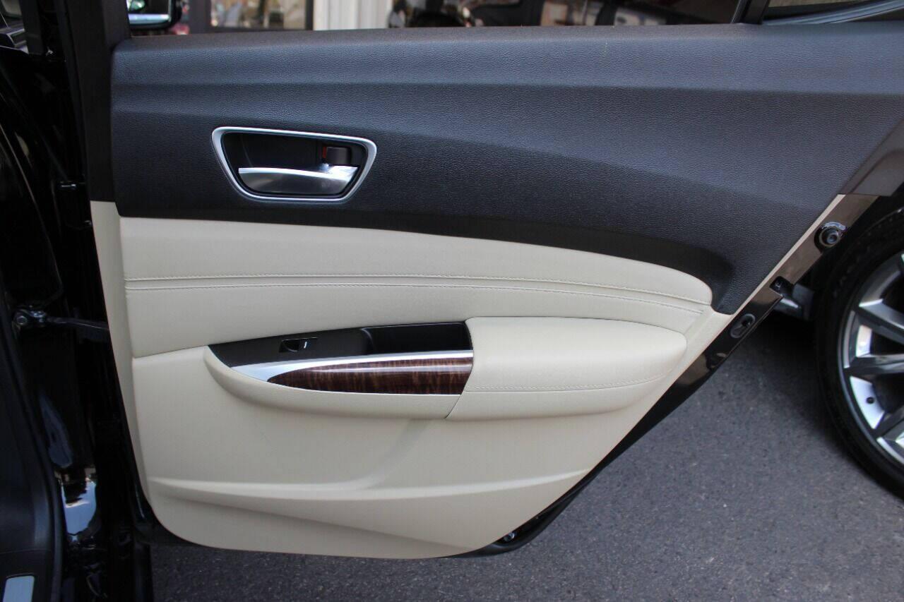 2018 Black Acura TLX Base 2.4L (19UUB1F31JA) with an 2.4L L4 DOHC 16V engine, 8A transmission, located at 4301 NW 39th , Oklahoma City, OK, 73112, (405) 949-5600, 35.512135, -97.598671 - NO DRIVERS LICENCE -NO FULL COVERAGE INSURANCE - NO CREDIT CHECK. COME ON OVER TO SUPERSPORTS, TAKE A LOOK AND TEST DRIVE. PLEASE GIVE US A CALL AT (405) 949-5600. NO LICENCIA DE CONDUCIR - NO SEGURO DE COBERTURA TOTAL - NO VERIFICACION DE CREDITO. VISITENOS EN SUPERSPORTS, MIRE - Photo#10