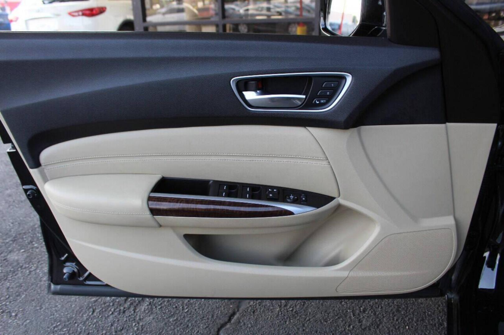 2018 Black Acura TLX Base 2.4L (19UUB1F31JA) with an 2.4L L4 DOHC 16V engine, 8A transmission, located at 4301 NW 39th , Oklahoma City, OK, 73112, (405) 949-5600, 35.512135, -97.598671 - NO DRIVERS LICENCE -NO FULL COVERAGE INSURANCE - NO CREDIT CHECK. COME ON OVER TO SUPERSPORTS, TAKE A LOOK AND TEST DRIVE. PLEASE GIVE US A CALL AT (405) 949-5600. NO LICENCIA DE CONDUCIR - NO SEGURO DE COBERTURA TOTAL - NO VERIFICACION DE CREDITO. VISITENOS EN SUPERSPORTS, MIRE - Photo#15