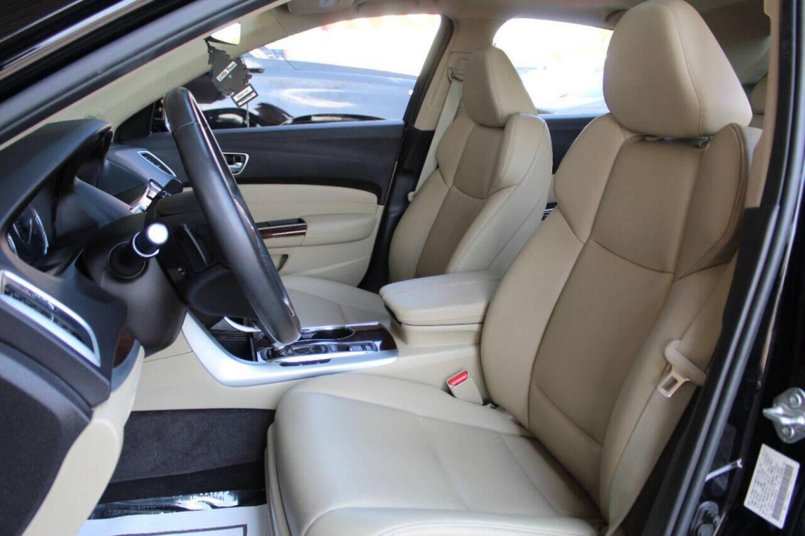 2018 Black Acura TLX Base 2.4L (19UUB1F31JA) with an 2.4L L4 DOHC 16V engine, 8A transmission, located at 4301 NW 39th , Oklahoma City, OK, 73112, (405) 949-5600, 35.512135, -97.598671 - NO DRIVERS LICENCE -NO FULL COVERAGE INSURANCE - NO CREDIT CHECK. COME ON OVER TO SUPERSPORTS, TAKE A LOOK AND TEST DRIVE. PLEASE GIVE US A CALL AT (405) 949-5600. NO LICENCIA DE CONDUCIR - NO SEGURO DE COBERTURA TOTAL - NO VERIFICACION DE CREDITO. VISITENOS EN SUPERSPORTS, MIRE - Photo#16