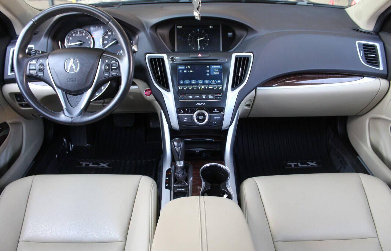 2018 Black Acura TLX Base 2.4L (19UUB1F31JA) with an 2.4L L4 DOHC 16V engine, 8A transmission, located at 4301 NW 39th , Oklahoma City, OK, 73112, (405) 949-5600, 35.512135, -97.598671 - NO DRIVERS LICENCE -NO FULL COVERAGE INSURANCE - NO CREDIT CHECK. COME ON OVER TO SUPERSPORTS, TAKE A LOOK AND TEST DRIVE. PLEASE GIVE US A CALL AT (405) 949-5600. NO LICENCIA DE CONDUCIR - NO SEGURO DE COBERTURA TOTAL - NO VERIFICACION DE CREDITO. VISITENOS EN SUPERSPORTS, MIRE - Photo#17