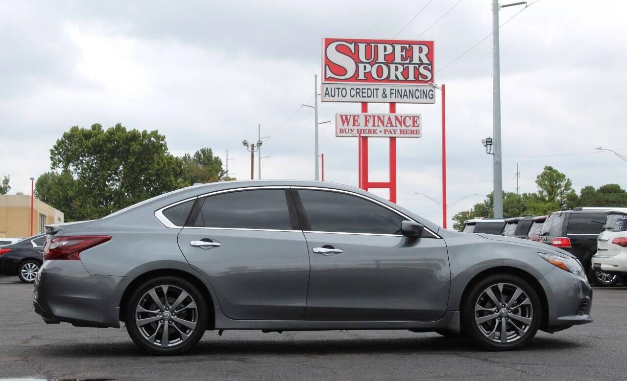 2018 Gray Nissan Altima 2.5 (1N4AL3AP8JC) with an 2.5L I4 2.5L I4 engine, CVT transmission, located at 4301 NW 39th , Oklahoma City, OK, 73112, (405) 949-5600, 35.512135, -97.598671 - Hablamos espanol. SPEND SMART --- BUY FROM SUPER SPORTS. ALL PRICES, DOWN PAYMENTS, PAYMENTS, AND FINANCE TERMS ARE NEGOTIABLE AT THE TIME OF APPROVAL. WE WILL WORK WITH YOU TO FIT YOUR BUDGET. WE WILL EVEN LOWER AND ADJUST THE NUMBERS TO HELP MAKE THE VEHICLE MORE AFFORDABLE FOR YOU.- Photo#4