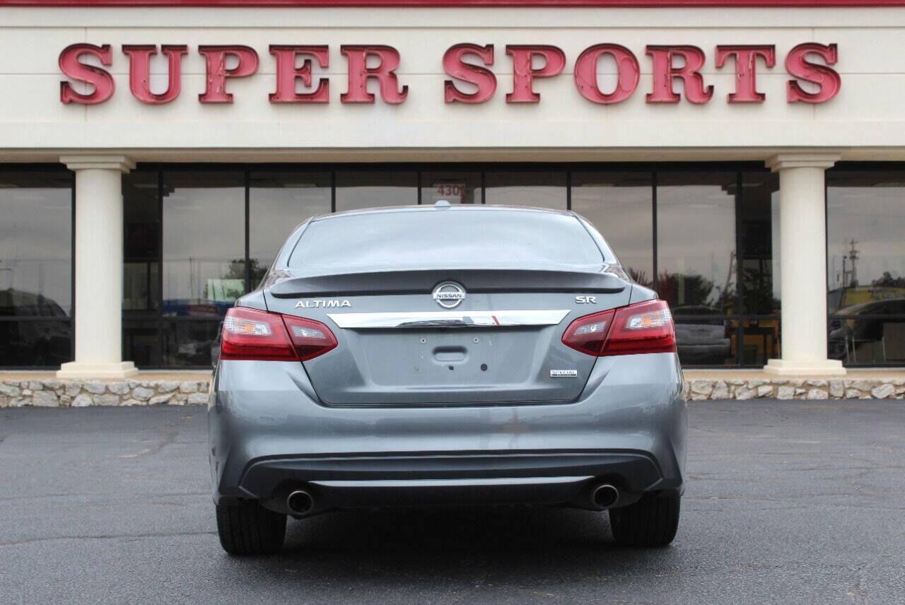 2018 Gray Nissan Altima 2.5 (1N4AL3AP8JC) with an 2.5L I4 2.5L I4 engine, CVT transmission, located at 4301 NW 39th , Oklahoma City, OK, 73112, (405) 949-5600, 35.512135, -97.598671 - Hablamos espanol. SPEND SMART --- BUY FROM SUPER SPORTS. ALL PRICES, DOWN PAYMENTS, PAYMENTS, AND FINANCE TERMS ARE NEGOTIABLE AT THE TIME OF APPROVAL. WE WILL WORK WITH YOU TO FIT YOUR BUDGET. WE WILL EVEN LOWER AND ADJUST THE NUMBERS TO HELP MAKE THE VEHICLE MORE AFFORDABLE FOR YOU.- Photo#5