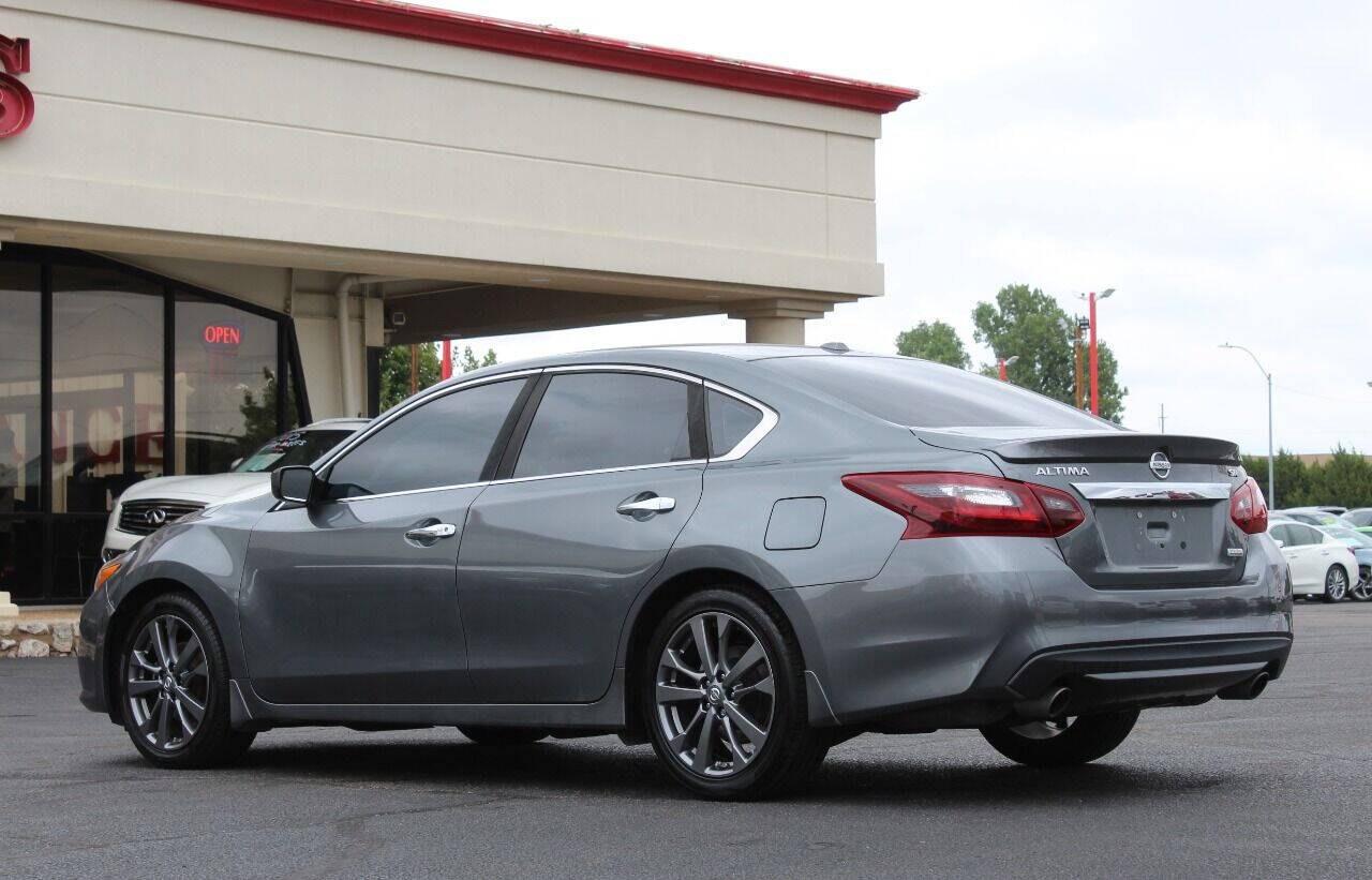 2018 Gray Nissan Altima 2.5 (1N4AL3AP8JC) with an 2.5L I4 2.5L I4 engine, CVT transmission, located at 4301 NW 39th , Oklahoma City, OK, 73112, (405) 949-5600, 35.512135, -97.598671 - Hablamos espanol. SPEND SMART --- BUY FROM SUPER SPORTS. ALL PRICES, DOWN PAYMENTS, PAYMENTS, AND FINANCE TERMS ARE NEGOTIABLE AT THE TIME OF APPROVAL. WE WILL WORK WITH YOU TO FIT YOUR BUDGET. WE WILL EVEN LOWER AND ADJUST THE NUMBERS TO HELP MAKE THE VEHICLE MORE AFFORDABLE FOR YOU.- Photo#6
