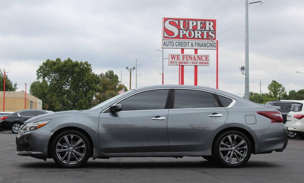 2018 Gray Nissan Altima 2.5 (1N4AL3AP8JC) with an 2.5L I4 2.5L I4 engine, CVT transmission, located at 4301 NW 39th , Oklahoma City, OK, 73112, (405) 949-5600, 35.512135, -97.598671 - Hablamos espanol. SPEND SMART --- BUY FROM SUPER SPORTS. ALL PRICES, DOWN PAYMENTS, PAYMENTS, AND FINANCE TERMS ARE NEGOTIABLE AT THE TIME OF APPROVAL. WE WILL WORK WITH YOU TO FIT YOUR BUDGET. WE WILL EVEN LOWER AND ADJUST THE NUMBERS TO HELP MAKE THE VEHICLE MORE AFFORDABLE FOR YOU.- Photo#7