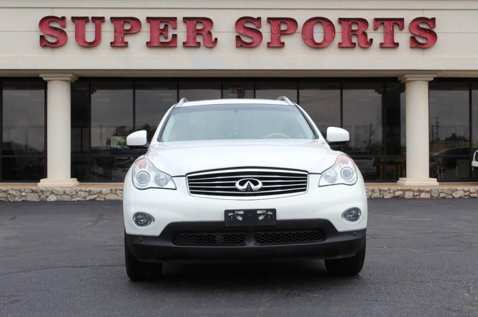 2014 White Infiniti QX50 Base RWD (JN1BJ0HP5EM) with an 3.7L V6 DOHC 24V engine, 7-Speed Automatic transmission, located at 4301 NW 39th , Oklahoma City, OK, 73112, (405) 949-5600, 35.512135, -97.598671 - NO DRIVERS LICENCE NO-FULL COVERAGE INSURANCE-NO CREDIT CHECK. COME ON OVER TO SUPERSPORTS AND TAKE A LOOK AND TEST DRIVE. PLEASE GIVE US A CALL AT (405) 949-5600. NO LICENCIA DE MANEJAR - NO SEGURO DE COBERTURA TOTAL - NO VERIFICACION DE CREDITO. POR FAVOR VENGAN A SUPERSPORTS, ECHE - Photo#2