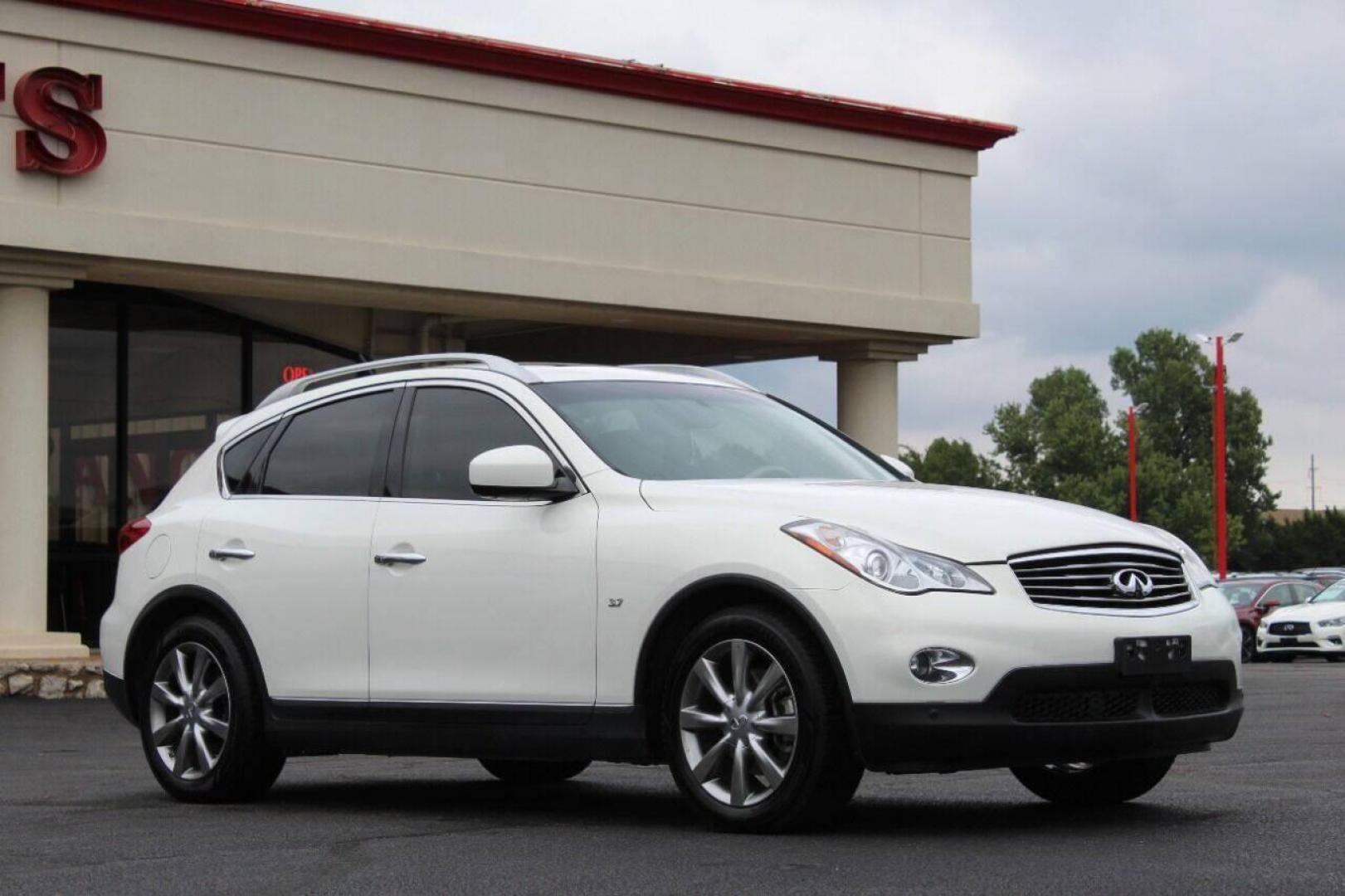 2014 White Infiniti QX50 Base RWD (JN1BJ0HP5EM) with an 3.7L V6 DOHC 24V engine, 7-Speed Automatic transmission, located at 4301 NW 39th , Oklahoma City, OK, 73112, (405) 949-5600, 35.512135, -97.598671 - NO DRIVERS LICENCE NO-FULL COVERAGE INSURANCE-NO CREDIT CHECK. COME ON OVER TO SUPERSPORTS AND TAKE A LOOK AND TEST DRIVE. PLEASE GIVE US A CALL AT (405) 949-5600. NO LICENCIA DE MANEJAR - NO SEGURO DE COBERTURA TOTAL - NO VERIFICACION DE CREDITO. POR FAVOR VENGAN A SUPERSPORTS, ECHE - Photo#0