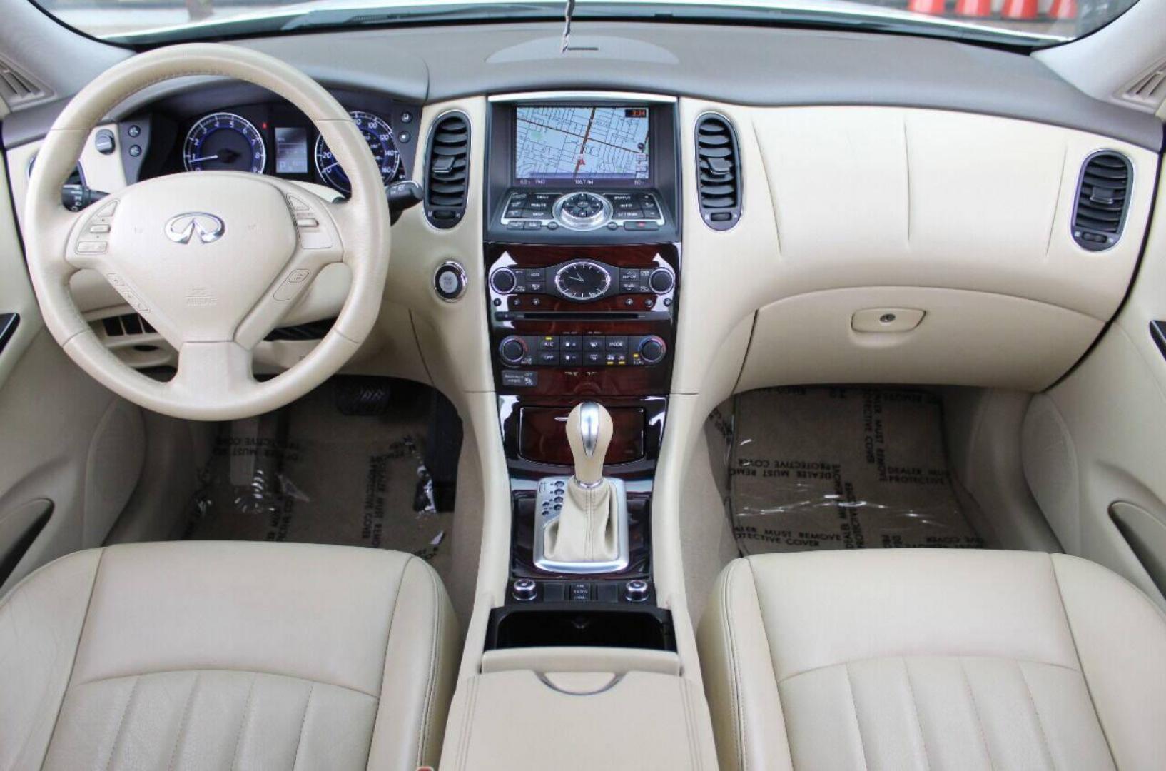 2014 White Infiniti QX50 Base RWD (JN1BJ0HP5EM) with an 3.7L V6 DOHC 24V engine, 7-Speed Automatic transmission, located at 4301 NW 39th , Oklahoma City, OK, 73112, (405) 949-5600, 35.512135, -97.598671 - NO DRIVERS LICENCE NO-FULL COVERAGE INSURANCE-NO CREDIT CHECK. COME ON OVER TO SUPERSPORTS AND TAKE A LOOK AND TEST DRIVE. PLEASE GIVE US A CALL AT (405) 949-5600. NO LICENCIA DE MANEJAR - NO SEGURO DE COBERTURA TOTAL - NO VERIFICACION DE CREDITO. POR FAVOR VENGAN A SUPERSPORTS, ECHE - Photo#17