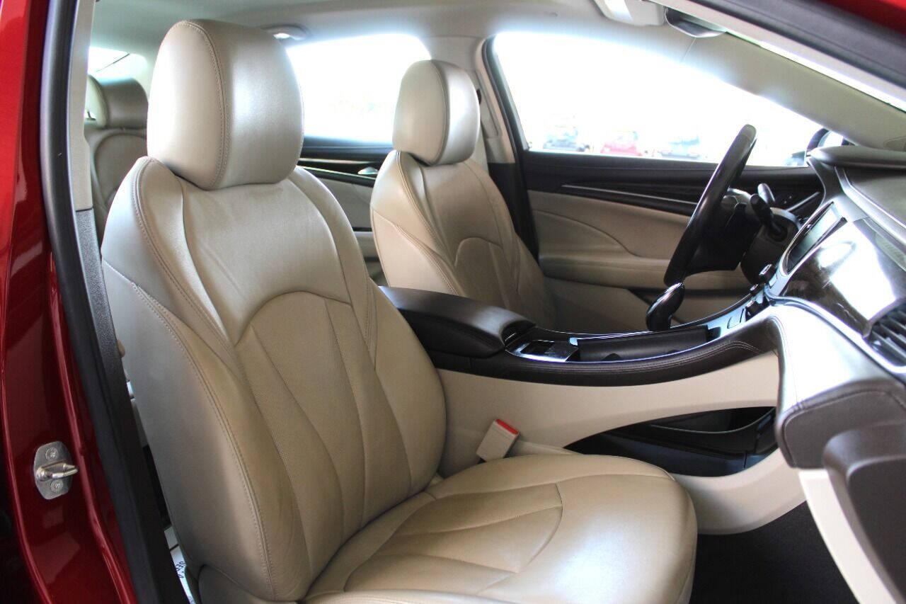 2018 Maroon Buick LaCrosse Premium (1G4ZR5SS8JU) with an 3.6L V6 DOHC 24V engine, 8A transmission, located at 4301 NW 39th , Oklahoma City, OK, 73112, (405) 949-5600, 35.512135, -97.598671 - NO DRIVERS LICENCE -NO FULL COVERAGE INSURANCE - NO CREDIT CHECK. COME ON OVER TO SUPERSPORTS, TAKE A LOOK AND TEST DRIVE. PLEASE GIVE US A CALL AT (405) 949-5600. NO LICENCIA DE CONDUCIR - NO SEGURO DE COBERTURA TOTAL - NO VERIFICACION DE CREDITO. VISITENOS EN SUPERSPORTS, MIRE NUESTRO - Photo#9