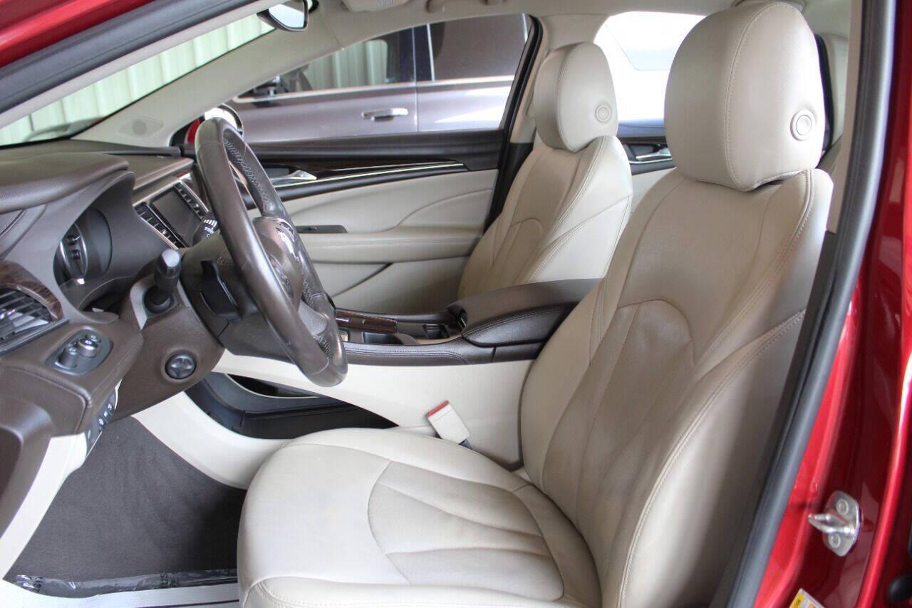 2018 Maroon Buick LaCrosse Premium (1G4ZR5SS8JU) with an 3.6L V6 DOHC 24V engine, 8A transmission, located at 4301 NW 39th , Oklahoma City, OK, 73112, (405) 949-5600, 35.512135, -97.598671 - NO DRIVERS LICENCE -NO FULL COVERAGE INSURANCE - NO CREDIT CHECK. COME ON OVER TO SUPERSPORTS, TAKE A LOOK AND TEST DRIVE. PLEASE GIVE US A CALL AT (405) 949-5600. NO LICENCIA DE CONDUCIR - NO SEGURO DE COBERTURA TOTAL - NO VERIFICACION DE CREDITO. VISITENOS EN SUPERSPORTS, MIRE NUESTRO - Photo#16