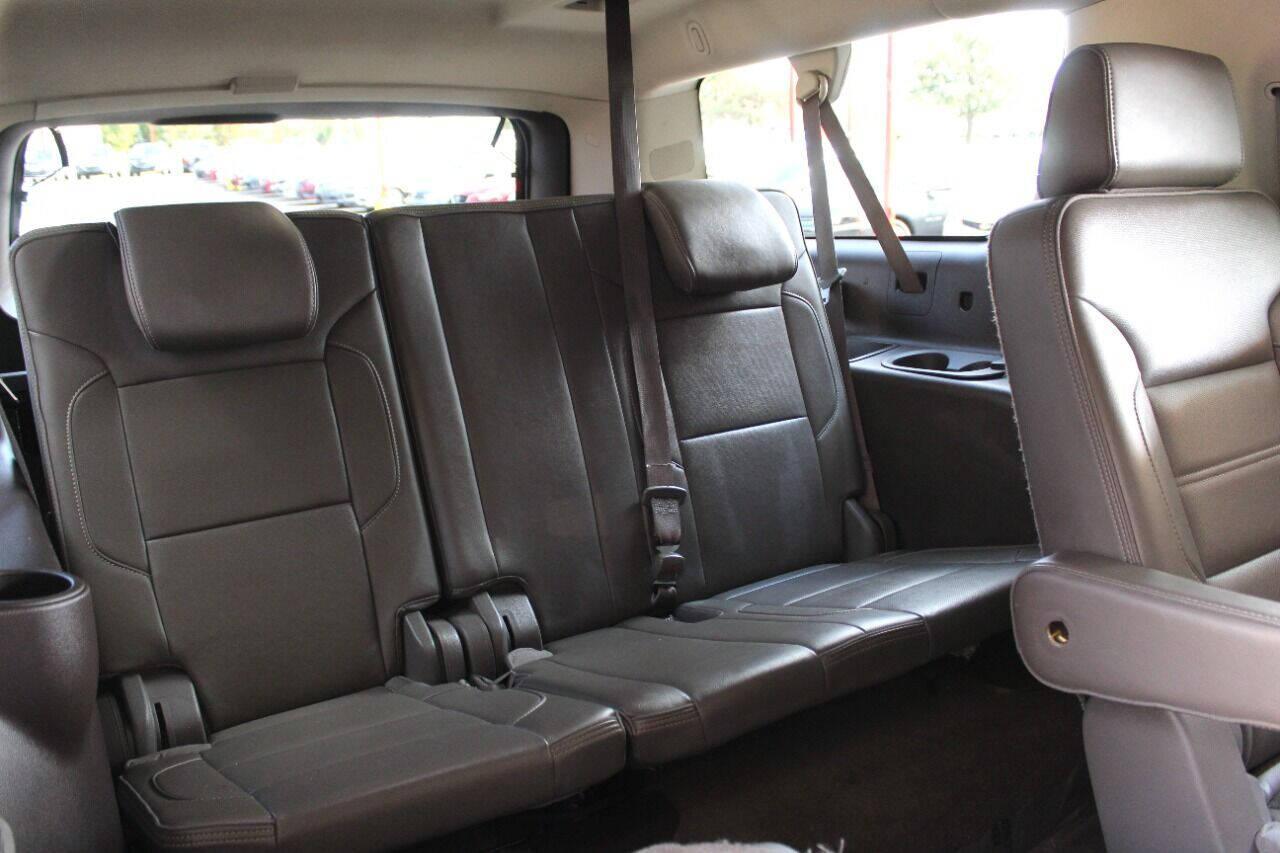 2016 Black GMC Yukon XL Denali 4WD (1GKS2HKJXGR) with an 6.2L V8 OHV 16V engine, 6A transmission, located at 4301 NW 39th , Oklahoma City, OK, 73112, (405) 949-5600, 35.512135, -97.598671 - NO DRIVERS LICENCE -NO FULL COVERAGE INSURANCE - NO CREDIT CHECK. COME ON OVER TO SUPERSPORTS, TAKE A LOOK AND TEST DRIVE. PLEASE GIVE US A CALL AT (405) 949-5600. NO LICENCIA DE CONDUCIR - NO SEGURO DE COBERTURA TOTAL - NO VERIFICACION DE CREDITO. VISITENOS EN SUPERSPORTS, MIRE NUESTRO - Photo#12