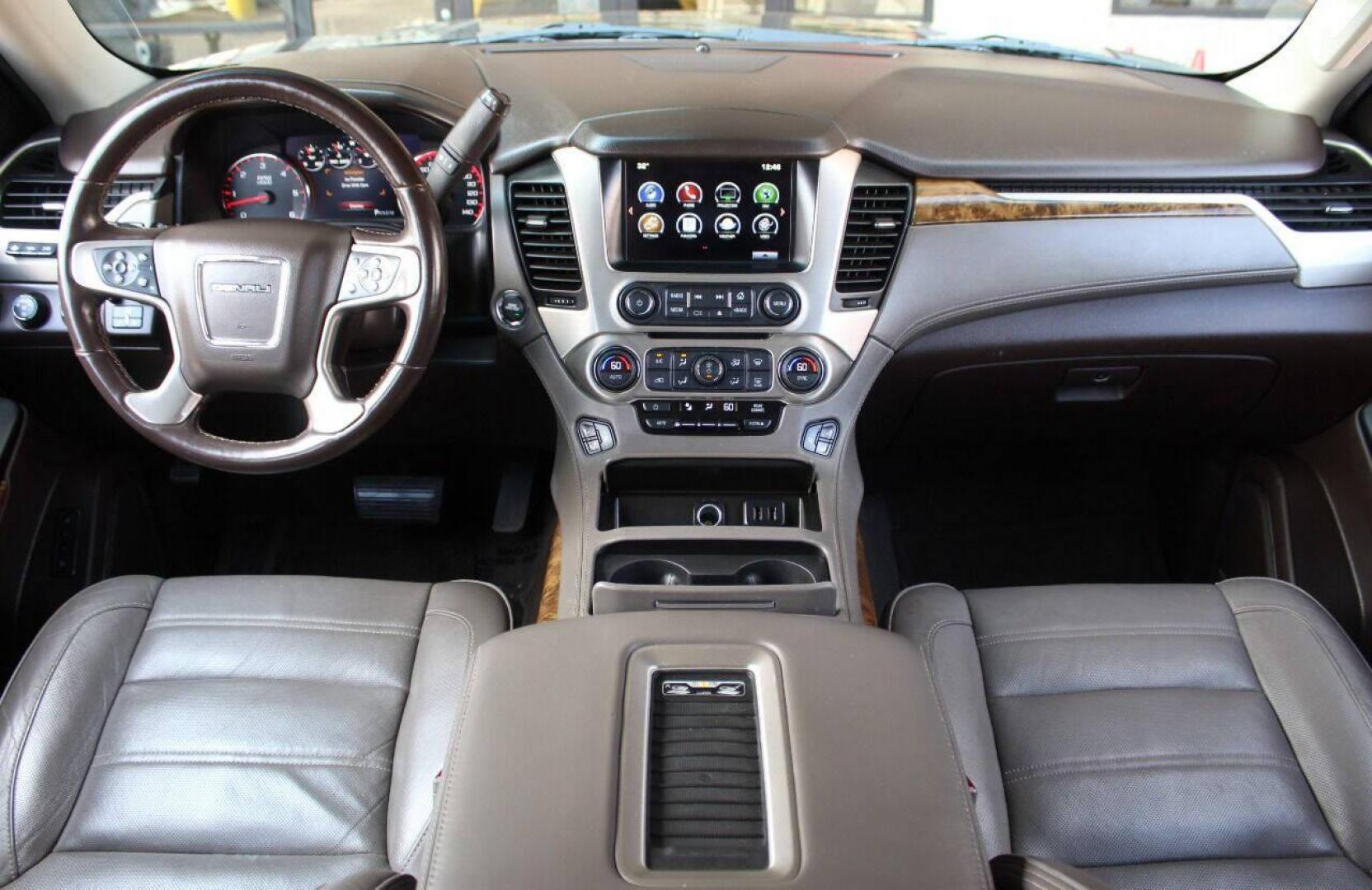 2016 Black GMC Yukon XL Denali 4WD (1GKS2HKJXGR) with an 6.2L V8 OHV 16V engine, 6A transmission, located at 4301 NW 39th , Oklahoma City, OK, 73112, (405) 949-5600, 35.512135, -97.598671 - NO DRIVERS LICENSE - NO FULL COVERAGE INSURANCE - NO CREDIT CHECK. COME ON OVER TO SUPERSPORTS AND TAKE A LOOK AND TEST DRIVE. PLEASE GIVE US A CALL AT (405) 949-5600. NO LICENCIA DE MANEJAR - NO SEGURO DE COBERTURA TOTAL - NO VERIFICACION DE CREDITO. POR FAVOR VENGAN A SUPERSPORTS, ECH - Photo#20