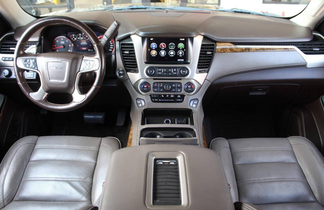 2016 Black GMC Yukon XL Denali 4WD (1GKS2HKJXGR) with an 6.2L V8 OHV 16V engine, 6A transmission, located at 4301 NW 39th , Oklahoma City, OK, 73112, (405) 949-5600, 35.512135, -97.598671 - NO DRIVERS LICENCE -NO FULL COVERAGE INSURANCE - NO CREDIT CHECK. COME ON OVER TO SUPERSPORTS, TAKE A LOOK AND TEST DRIVE. PLEASE GIVE US A CALL AT (405) 949-5600. NO LICENCIA DE CONDUCIR - NO SEGURO DE COBERTURA TOTAL - NO VERIFICACION DE CREDITO. VISITENOS EN SUPERSPORTS, MIRE NUESTRO - Photo#19