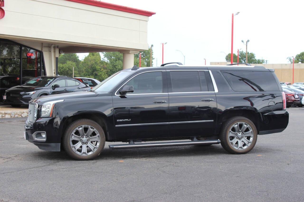 2016 Black GMC Yukon XL Denali 4WD (1GKS2HKJXGR) with an 6.2L V8 OHV 16V engine, 6A transmission, located at 4301 NW 39th , Oklahoma City, OK, 73112, (405) 949-5600, 35.512135, -97.598671 - NO DRIVERS LICENCE -NO FULL COVERAGE INSURANCE - NO CREDIT CHECK. COME ON OVER TO SUPERSPORTS, TAKE A LOOK AND TEST DRIVE. PLEASE GIVE US A CALL AT (405) 949-5600. NO LICENCIA DE CONDUCIR - NO SEGURO DE COBERTURA TOTAL - NO VERIFICACION DE CREDITO. VISITENOS EN SUPERSPORTS, MIRE NUESTRO - Photo#5
