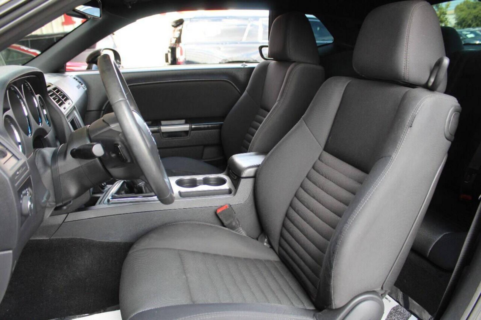 2014 Black Dodge Challenger R/T (2C3CDYBT3EH) with an 5.7L V8 OHV 16V engine, Manual 6-Speed transmission, located at 4301 NW 39th , Oklahoma City, OK, 73112, (405) 949-5600, 35.512135, -97.598671 - Photo#15