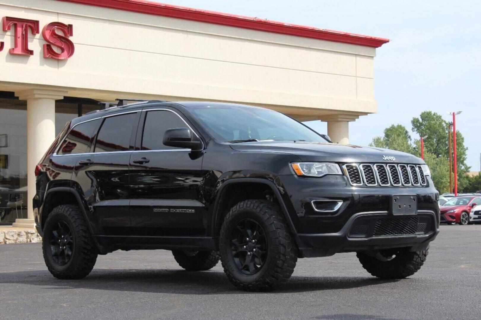 2017 Black Jeep Grand Cherokee Laredo 4WD (1C4RJFAG9HC) with an 3.6L V6 DOHC 24V engine, 8A transmission, located at 4301 NW 39th , Oklahoma City, OK, 73112, (405) 949-5600, 35.512135, -97.598671 - Photo#2