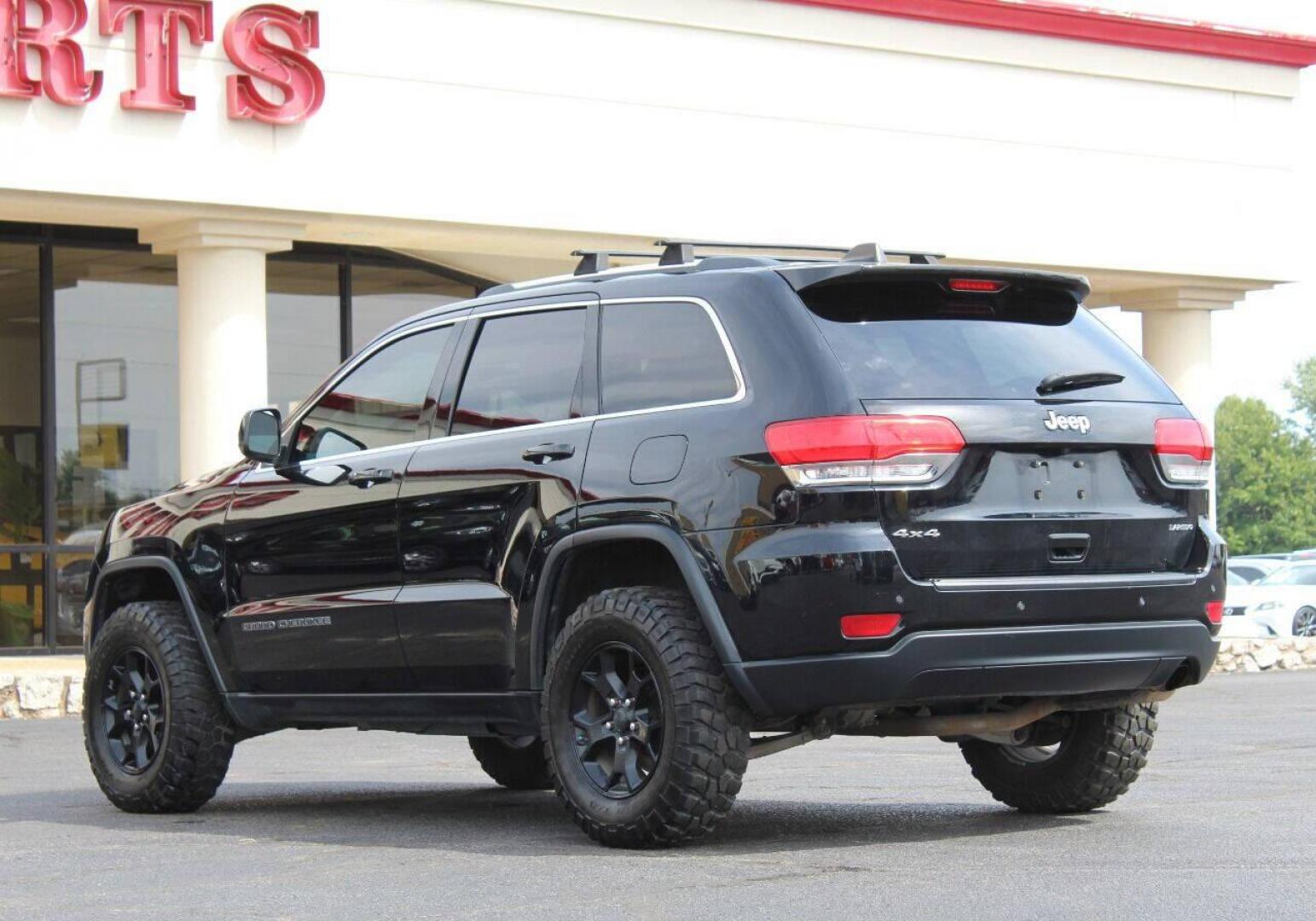 2017 Black Jeep Grand Cherokee Laredo 4WD (1C4RJFAG9HC) with an 3.6L V6 DOHC 24V engine, 8A transmission, located at 4301 NW 39th , Oklahoma City, OK, 73112, (405) 949-5600, 35.512135, -97.598671 - Photo#5