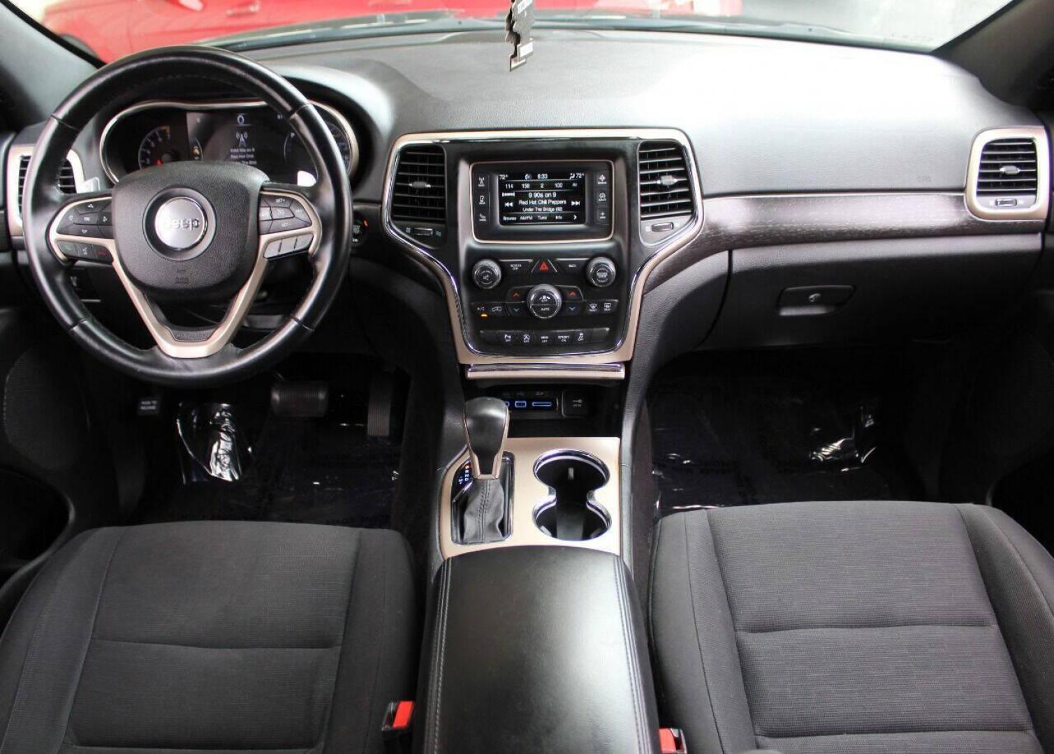 2017 Black Jeep Grand Cherokee Laredo 4WD (1C4RJFAG9HC) with an 3.6L V6 DOHC 24V engine, 8A transmission, located at 4301 NW 39th , Oklahoma City, OK, 73112, (405) 949-5600, 35.512135, -97.598671 - Photo#17