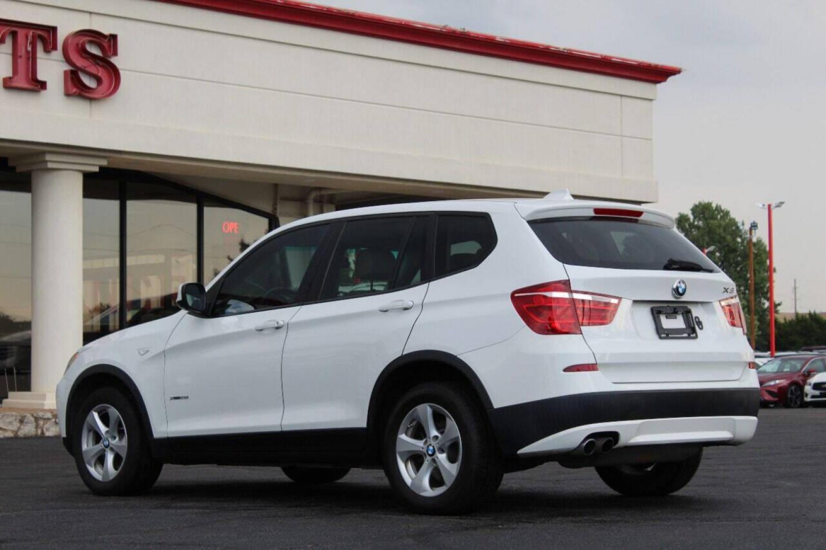 2012 White BMW X3 xDrive28i (5UXWX5C51CL) with an 3.0L L6 DOHC 24V engine, 8-Speed Automatic transmission, located at 4301 NW 39th , Oklahoma City, OK, 73112, (405) 949-5600, 35.512135, -97.598671 - NO DRIVERS LICENCE NO-FULL COVERAGE INSURANCE-NO CREDIT CHECK. COME ON OVER TO SUPERSPORTS AND TAKE A LOOK AND TEST DRIVE PLEASE GIVE US A CALL AT (405) 949-5600. NO LICENCIA DE MANEJAR- NO SEGURO DE COBERTURA TOTAL- NO VERIFICACCION DE CREDITO. POR FAVOR VENGAN A SUPERSPORTS, H - Photo#5