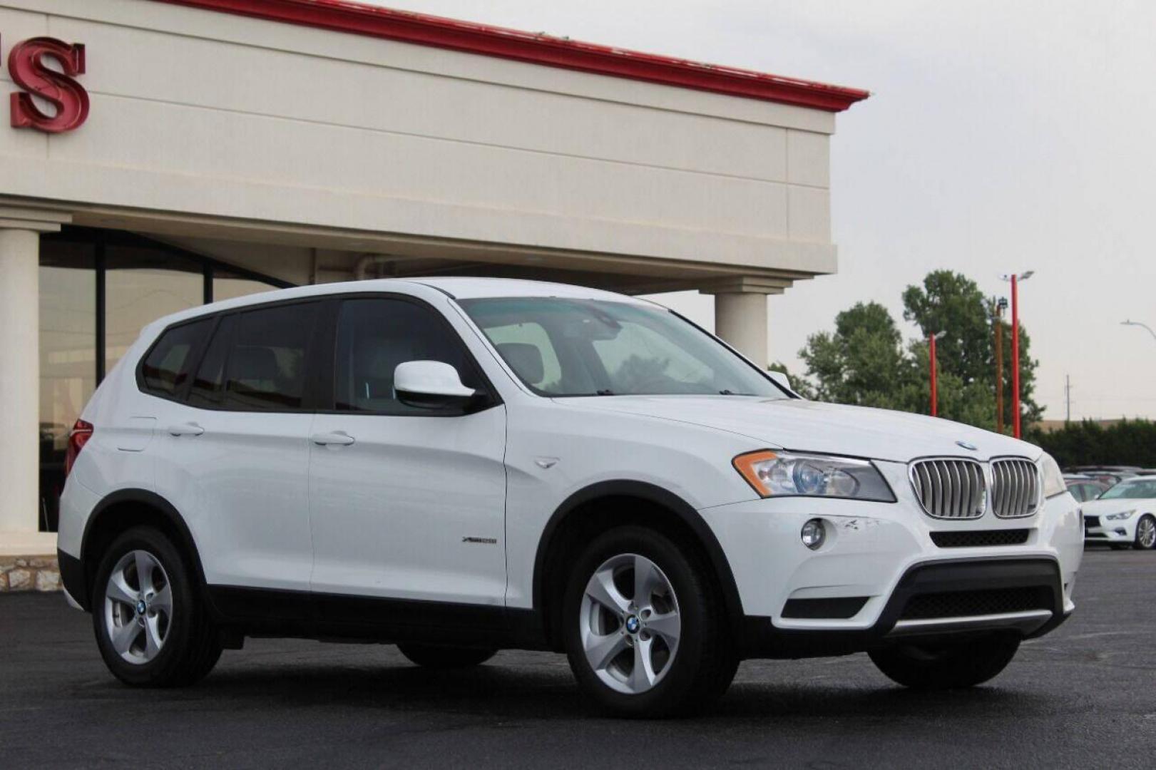 2012 White BMW X3 xDrive28i (5UXWX5C51CL) with an 3.0L L6 DOHC 24V engine, 8-Speed Automatic transmission, located at 4301 NW 39th , Oklahoma City, OK, 73112, (405) 949-5600, 35.512135, -97.598671 - NO DRIVERS LICENCE NO-FULL COVERAGE INSURANCE-NO CREDIT CHECK. COME ON OVER TO SUPERSPORTS AND TAKE A LOOK AND TEST DRIVE PLEASE GIVE US A CALL AT (405) 949-5600. NO LICENCIA DE MANEJAR- NO SEGURO DE COBERTURA TOTAL- NO VERIFICACCION DE CREDITO. POR FAVOR VENGAN A SUPERSPORTS, H - Photo#2