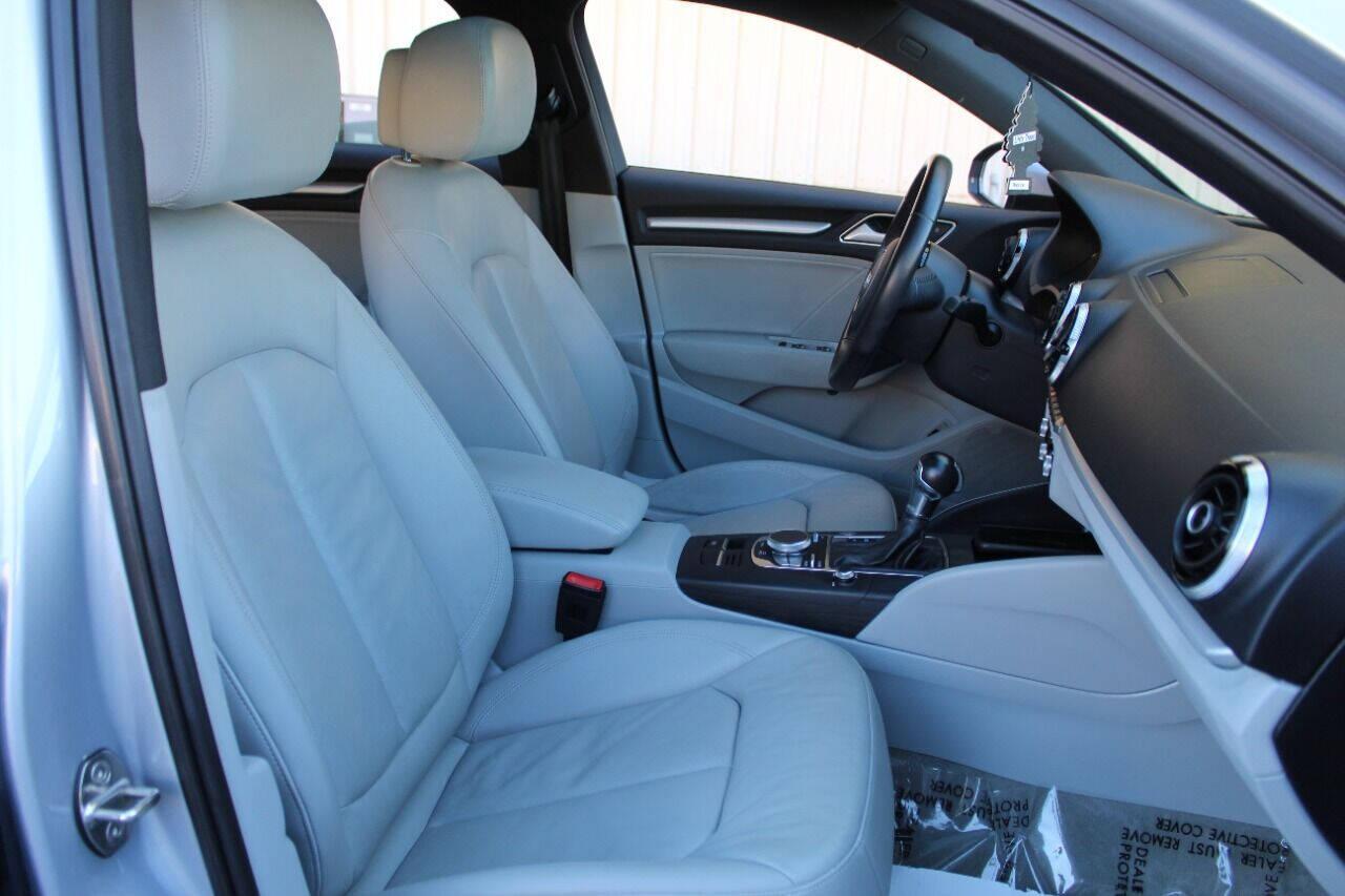 2016 Silver Audi A3 1.8T Premium FWD S tronic (WAUA7GFF7G1) with an 1.8L I4 Turbocharger 1.8L I4 engine, Automatic 6-Speed transmission, located at 4301 NW 39th , Oklahoma City, OK, 73112, (405) 949-5600, 35.512135, -97.598671 - NO DRIVERS LICENCE NO-FULL COVERAGE INSURANCE-NO CREDIT CHECK. COME ON OVER TO SUPERSPORTS AND TAKE A LOOK AND TEST DRIVE. PLEASE GIVE US A CALL AT (405) 949-5600. NO LICENCIA DE MANEJAR - NO SEGURO DE COBERTURA TOTAL - NO VERIFICACION DE CREDITO. POR FAVOR VENGAN A SUPERSPORTS, ECHE UN - Photo#9