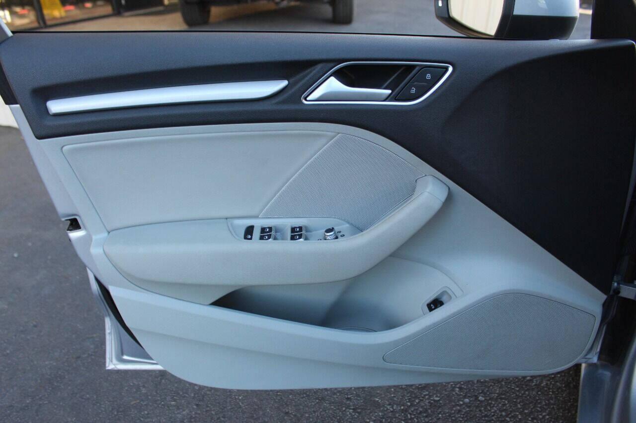 2016 Silver Audi A3 1.8T Premium FWD S tronic (WAUA7GFF7G1) with an 1.8L I4 Turbocharger 1.8L I4 engine, Automatic 6-Speed transmission, located at 4301 NW 39th , Oklahoma City, OK, 73112, (405) 949-5600, 35.512135, -97.598671 - NO DRIVERS LICENCE NO-FULL COVERAGE INSURANCE-NO CREDIT CHECK. COME ON OVER TO SUPERSPORTS AND TAKE A LOOK AND TEST DRIVE. PLEASE GIVE US A CALL AT (405) 949-5600. NO LICENCIA DE MANEJAR - NO SEGURO DE COBERTURA TOTAL - NO VERIFICACION DE CREDITO. POR FAVOR VENGAN A SUPERSPORTS, ECHE UN - Photo#15