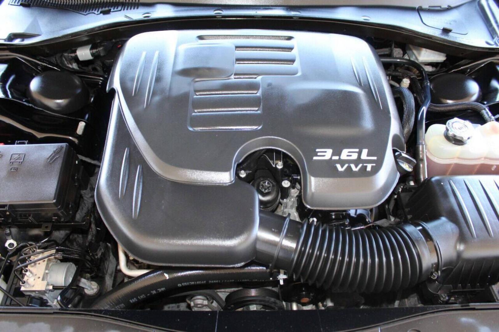 2018 Black Dodge Charger SXT (2C3CDXHG3JH) with an 3.6L V6 DOHC 24V engine, 8A transmission, located at 4301 NW 39th , Oklahoma City, OK, 73112, (405) 949-5600, 35.512135, -97.598671 - NO DRIVERS LICENSE - NOFULL COVERAGE INSURANCE - NO CREDIT CHECK. COME ON OVER TO SUPERSPORTS AND TAKE A LOOK AND TEST DRIVE. PLEASE GIVE US A CALL AT (405) 949-5600. NO LICENCIA DE MANEJAR - NO SEGURO DE COBERTURA TOTAL - NO VERIFICACION DE CREDITO. POR FAVOR VENGAN A SUPERSPORTS, ECHE - Photo#8