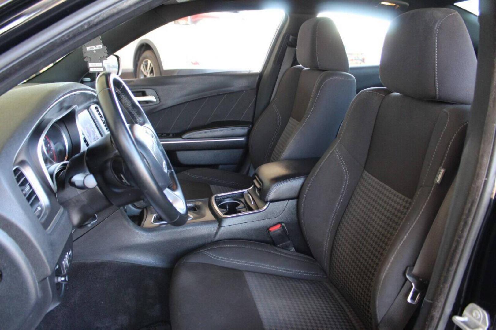 2018 Black Dodge Charger SXT (2C3CDXHG3JH) with an 3.6L V6 DOHC 24V engine, 8A transmission, located at 4301 NW 39th , Oklahoma City, OK, 73112, (405) 949-5600, 35.512135, -97.598671 - NO DRIVERS LICENSE - NOFULL COVERAGE INSURANCE - NO CREDIT CHECK. COME ON OVER TO SUPERSPORTS AND TAKE A LOOK AND TEST DRIVE. PLEASE GIVE US A CALL AT (405) 949-5600. NO LICENCIA DE MANEJAR - NO SEGURO DE COBERTURA TOTAL - NO VERIFICACION DE CREDITO. POR FAVOR VENGAN A SUPERSPORTS, ECHE - Photo#17